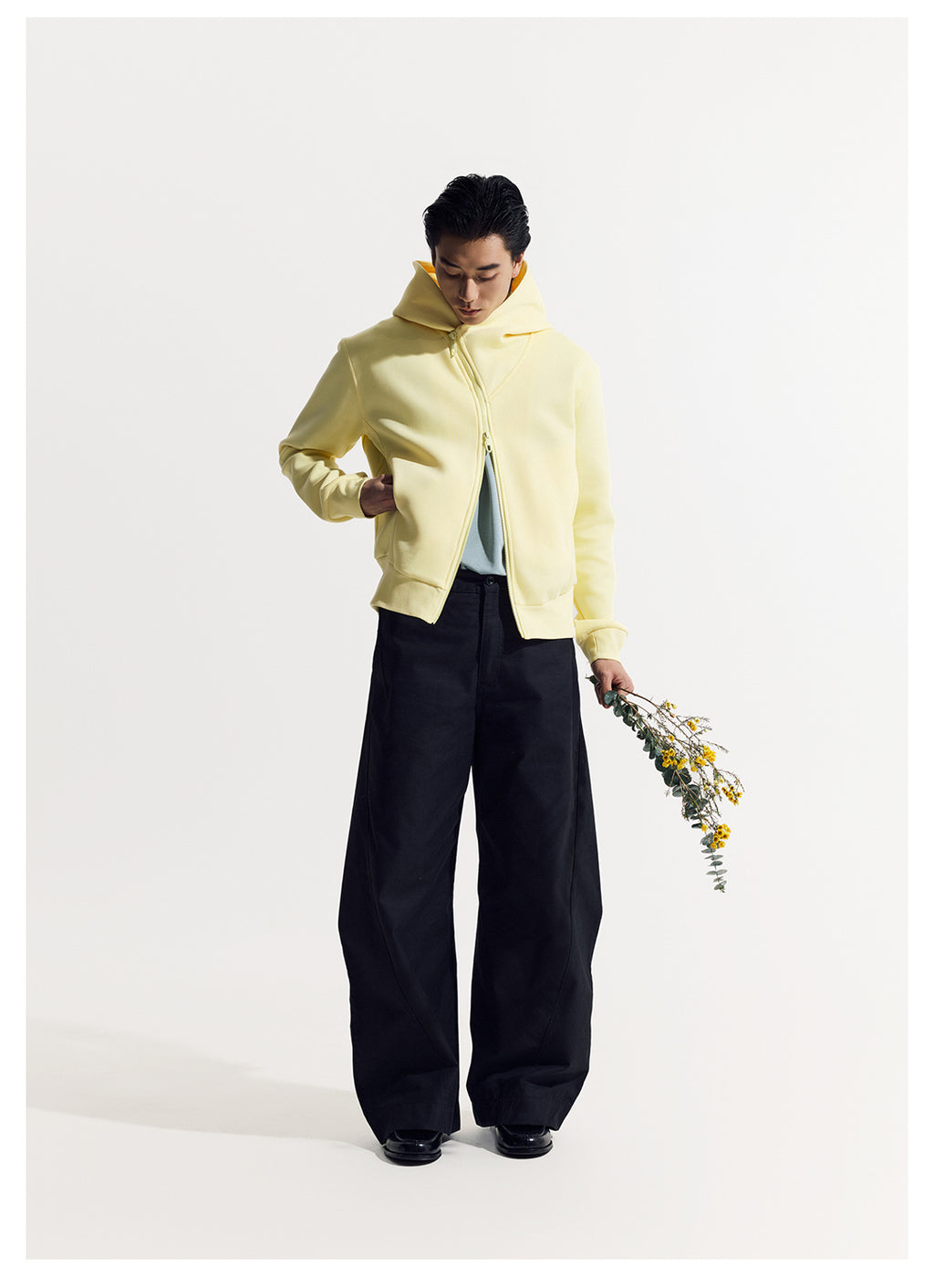 立体カーブドライン × ワイドシルエット構造タックデザインパンツ LOM030