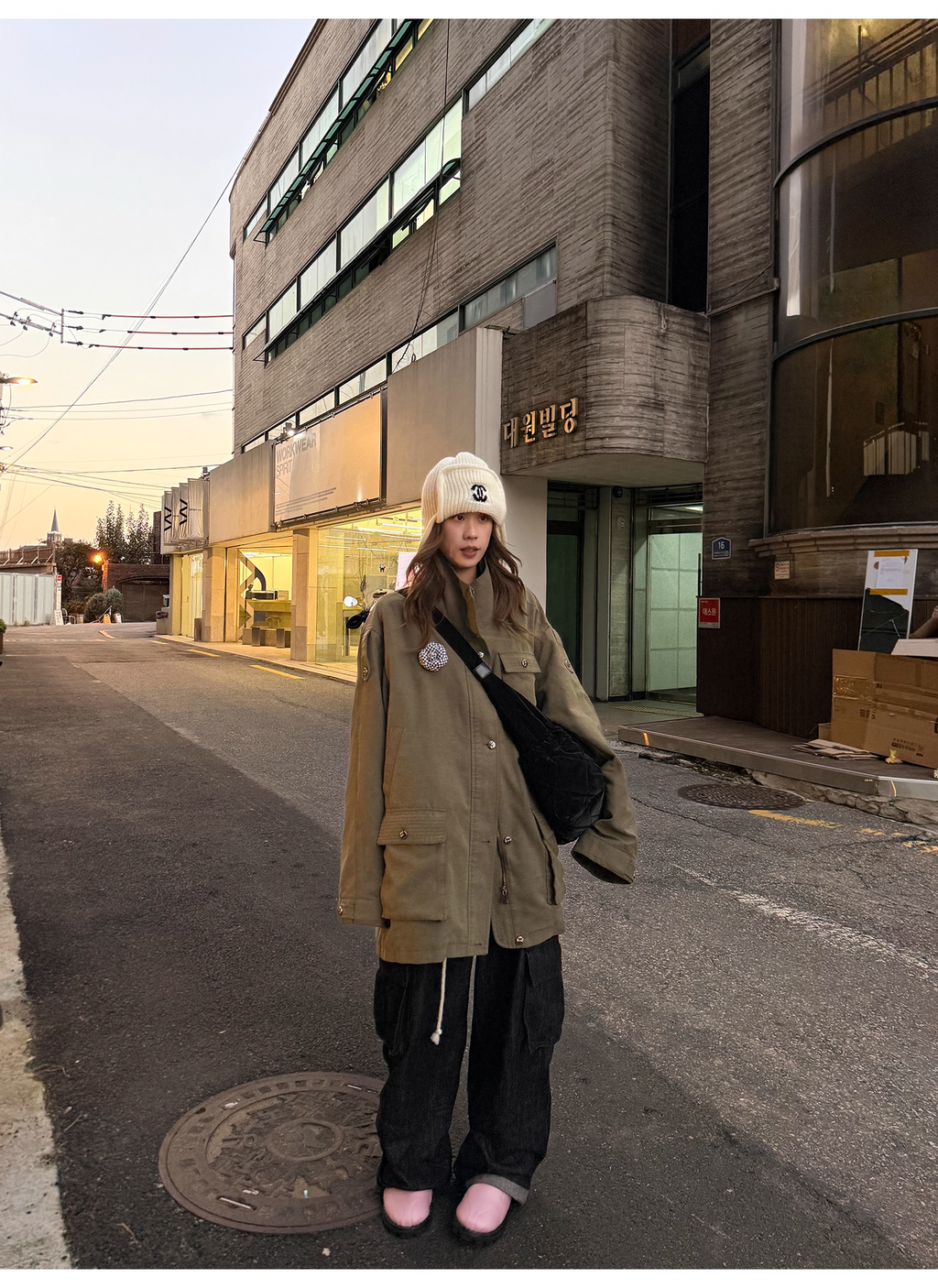 LelyMooch セルビッジ黒デニムパンツ　LEM257