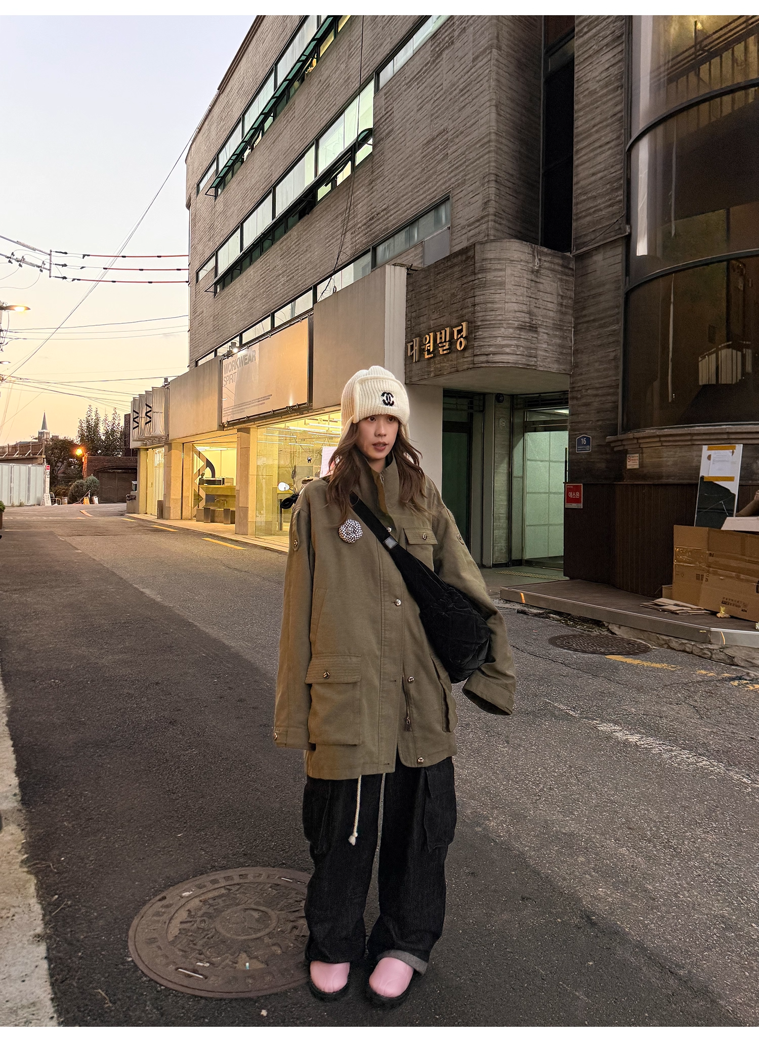 LelyMooch セルビッジ黒デニムパンツ　LEM257