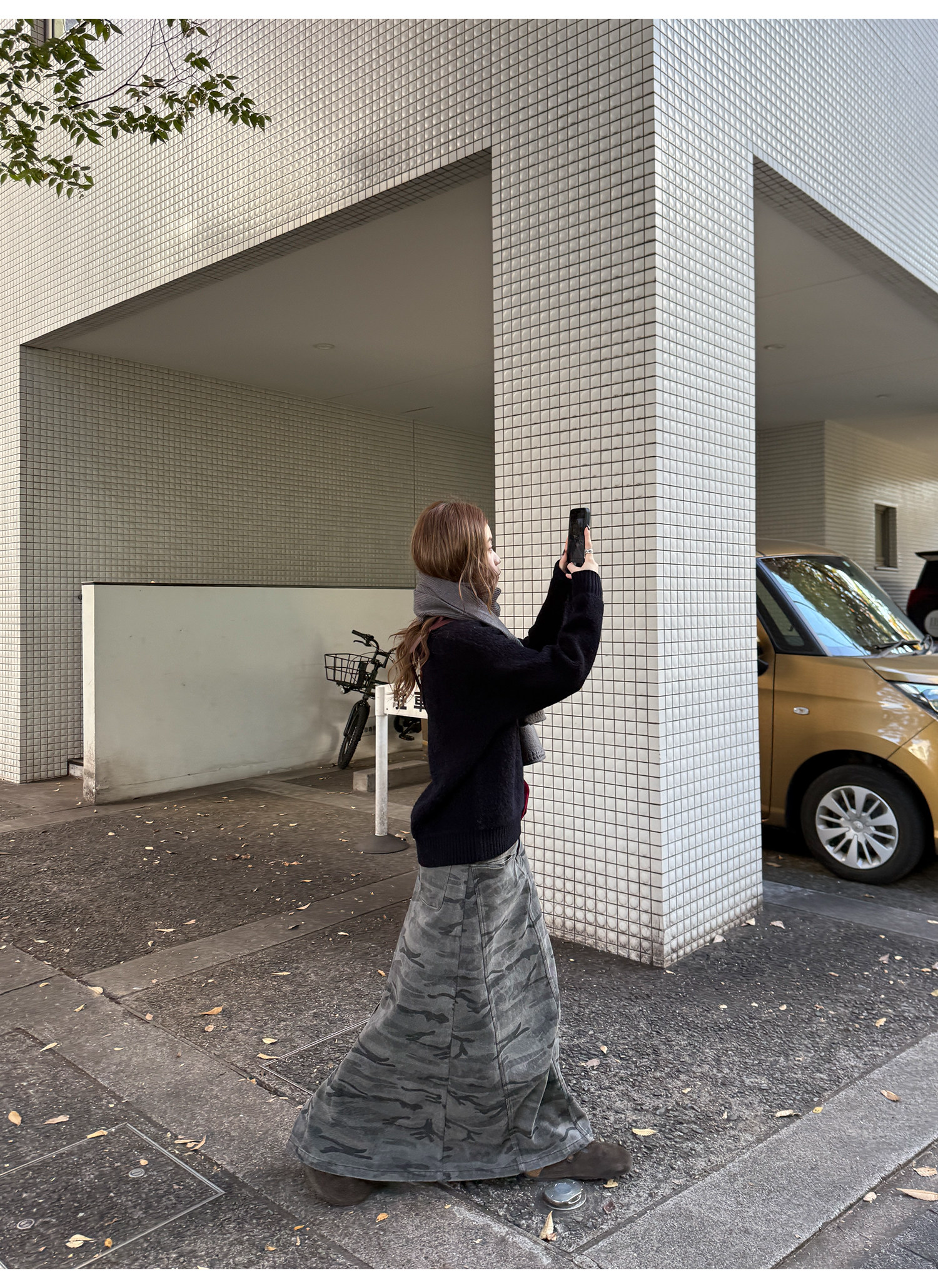 LelyMooch ウール100％ Vネック ニット  LEM285