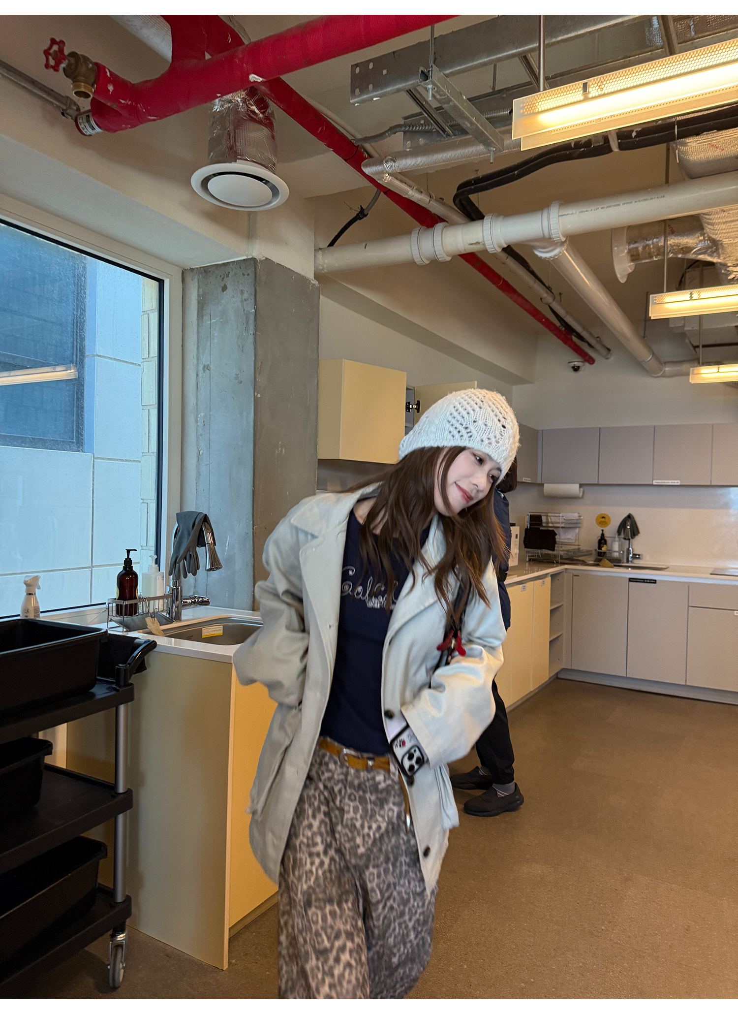 LelyMooch 配色ロゴ入りショート丈Tシャツ  LEM228