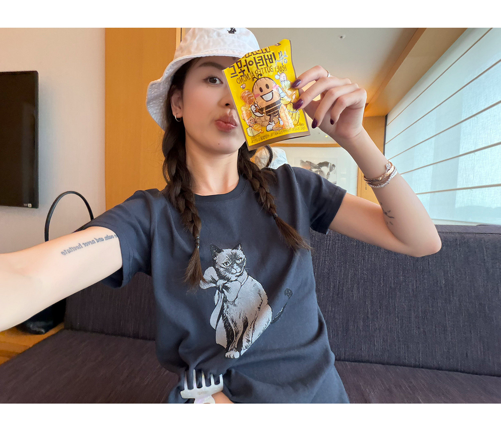 LelyMooch ヴィンテージ風キャットプリントTシャツ  LEM372