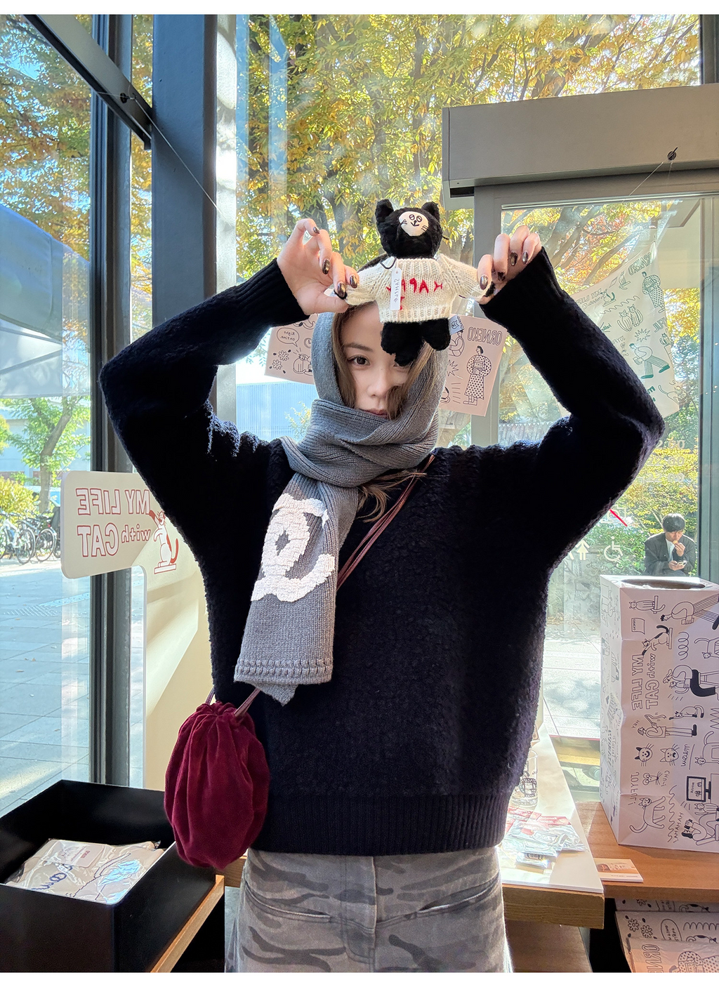 LelyMooch ウール100％ Vネック ニット  LEM285