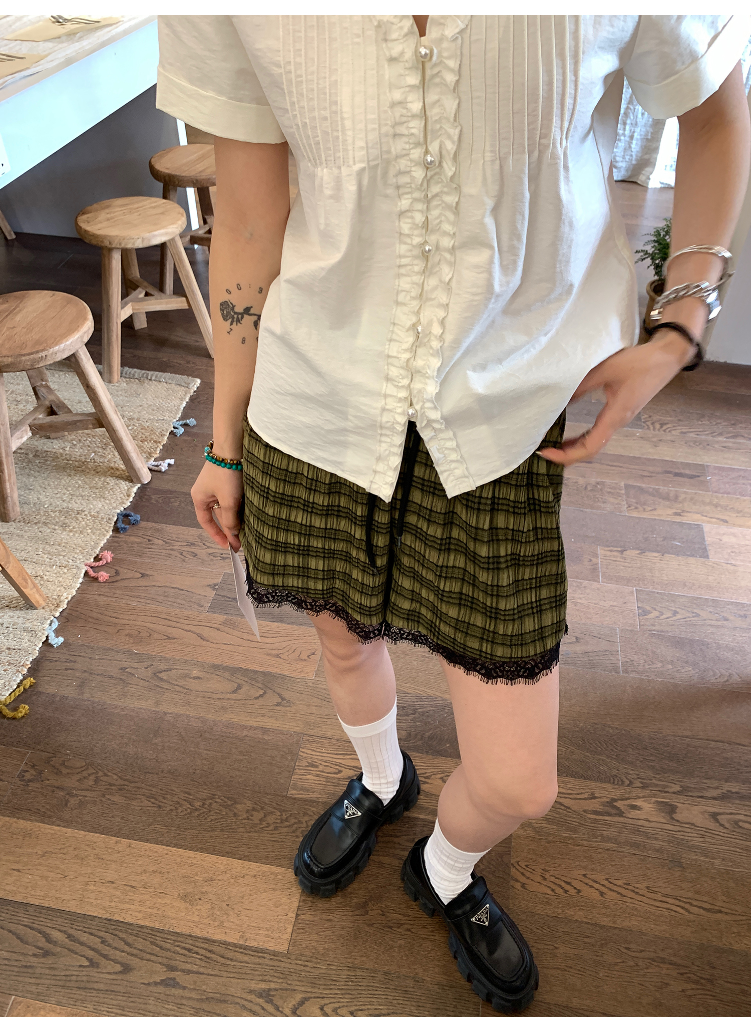 LelyMooch タック入り半袖シャツ｜ガーリー×クラシック  LEM162