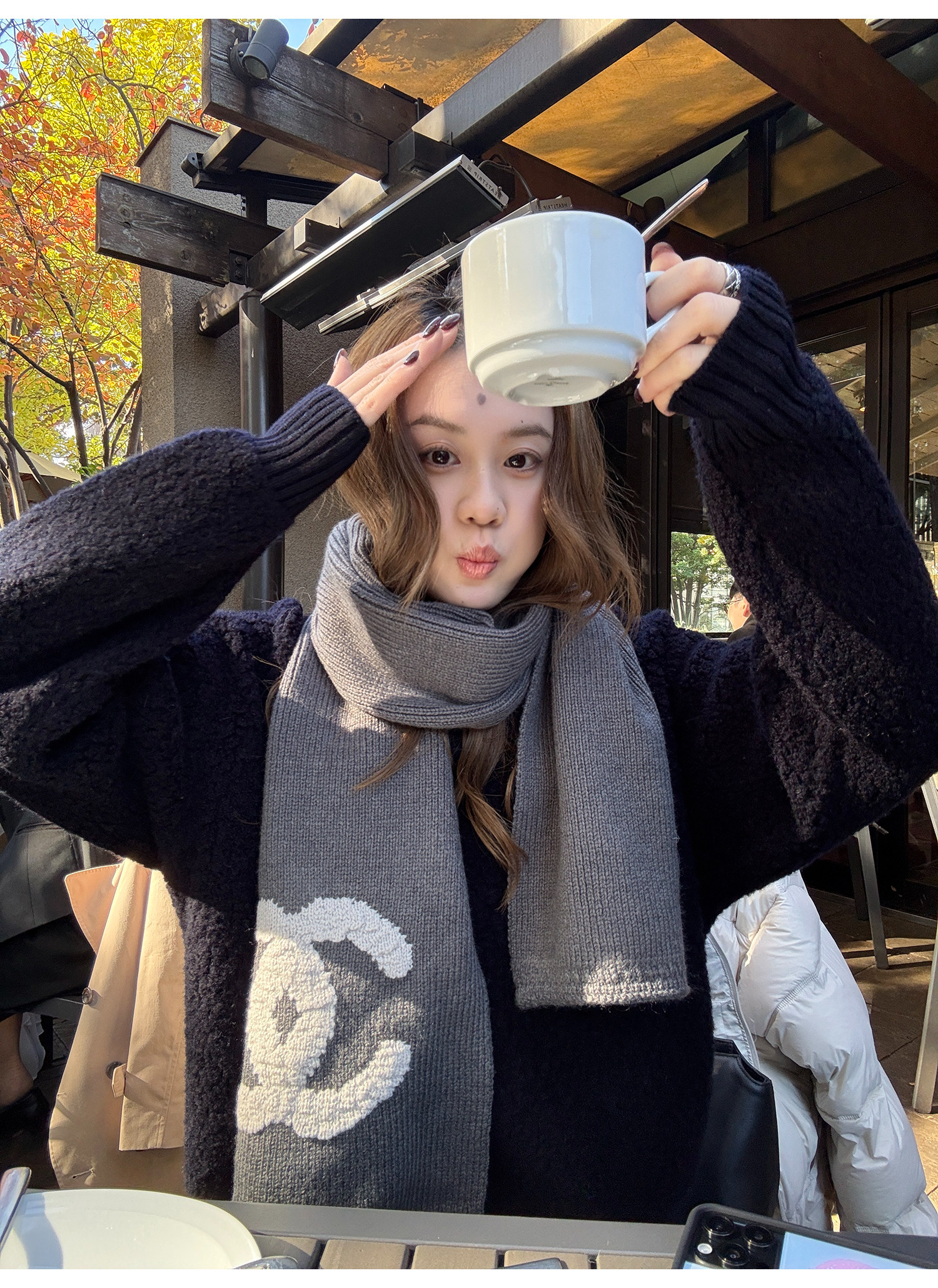 LelyMooch ウール100％ Vネック ニット  LEM285