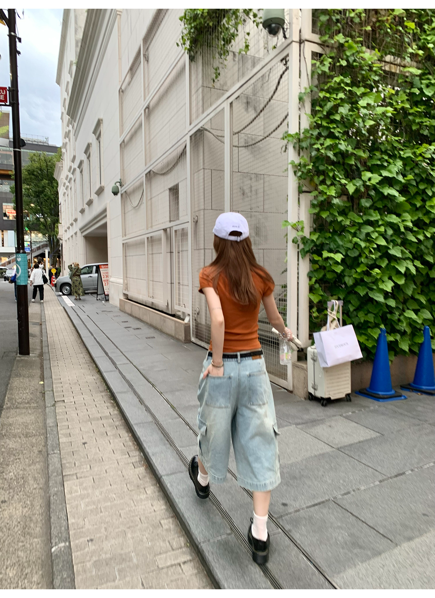 LelyMooch 選べる2色・テンセル混スタッズTシャツ  LEM184