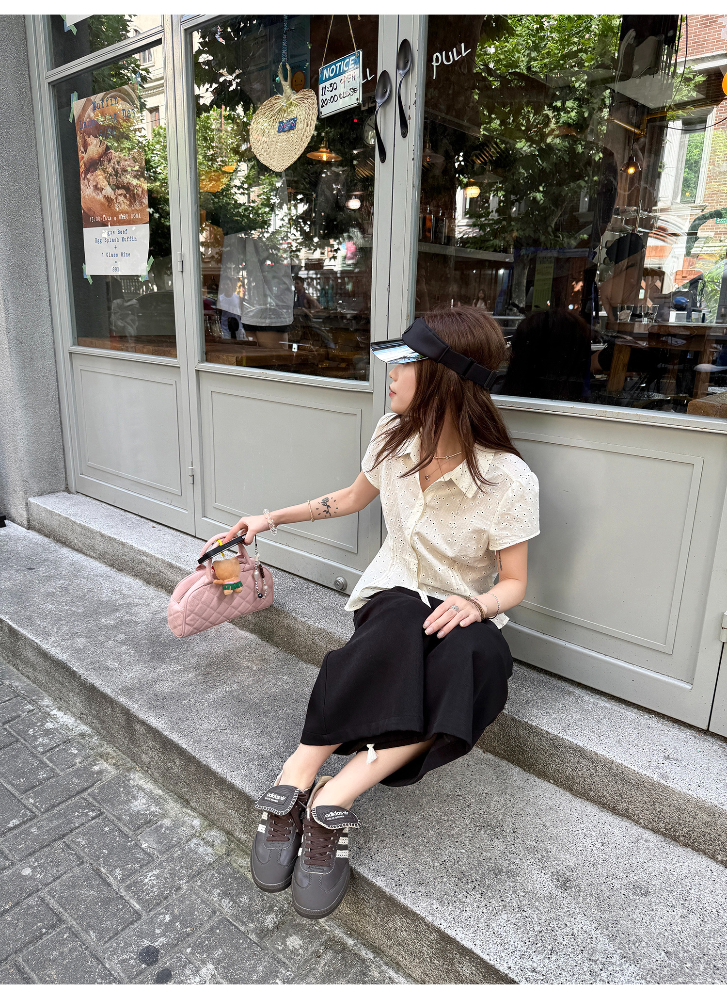 LelyMooch ふんわり小花柄Vネックブラウス  LEM214