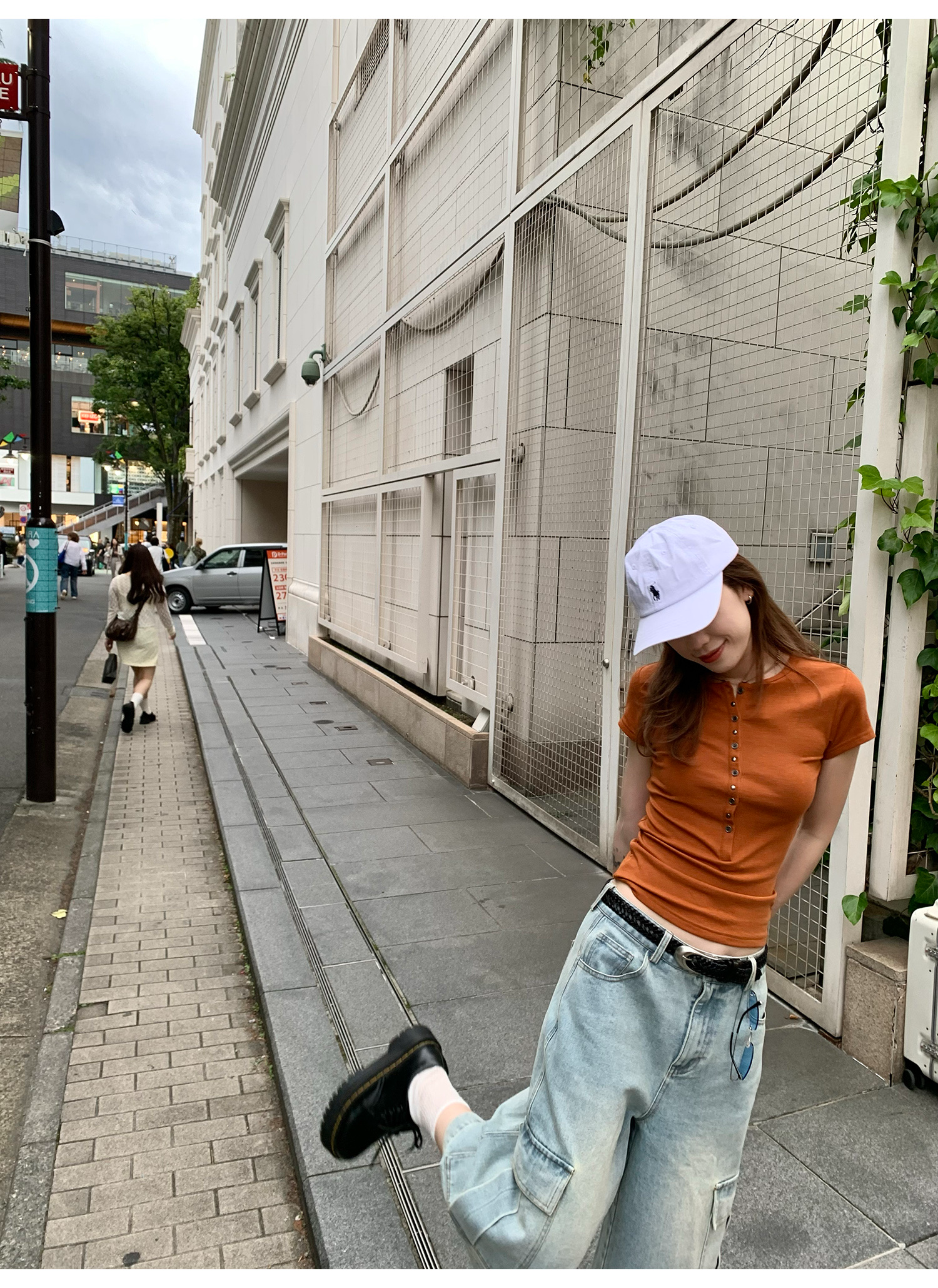 LelyMooch 選べる2色・テンセル混スタッズTシャツ  LEM184