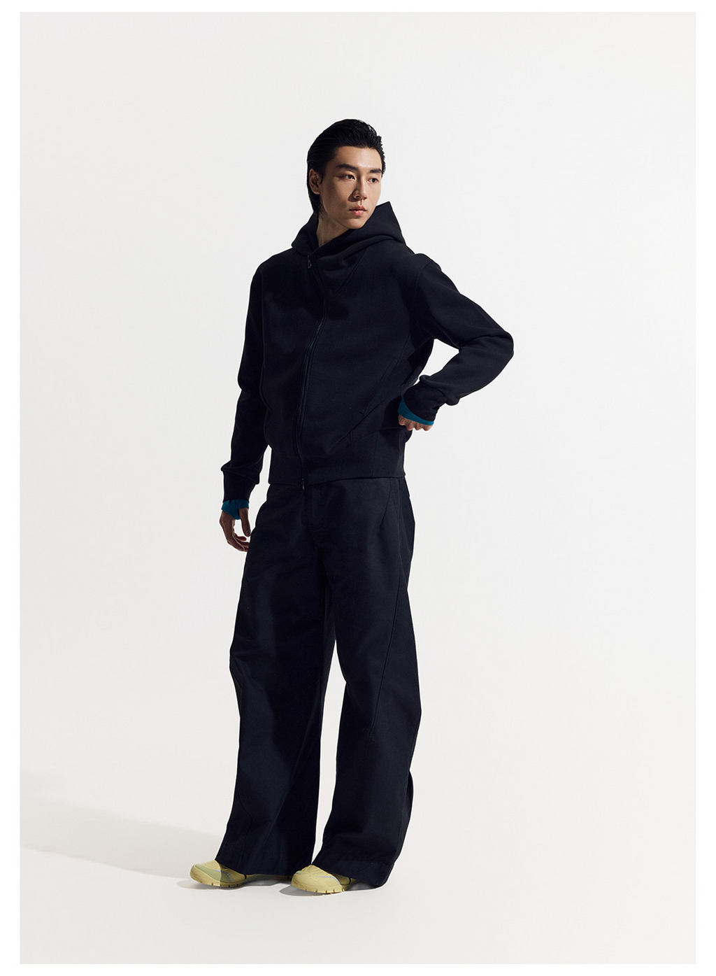 斜めジップ ダンボール素材 パーカー  LOM048