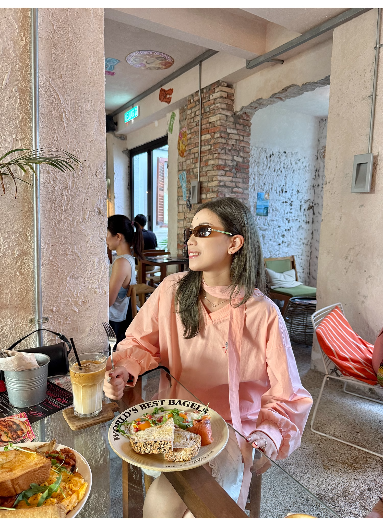 LelyMooch  スポーツカジュアル Vネック刺繍プルオーバー  LEM099