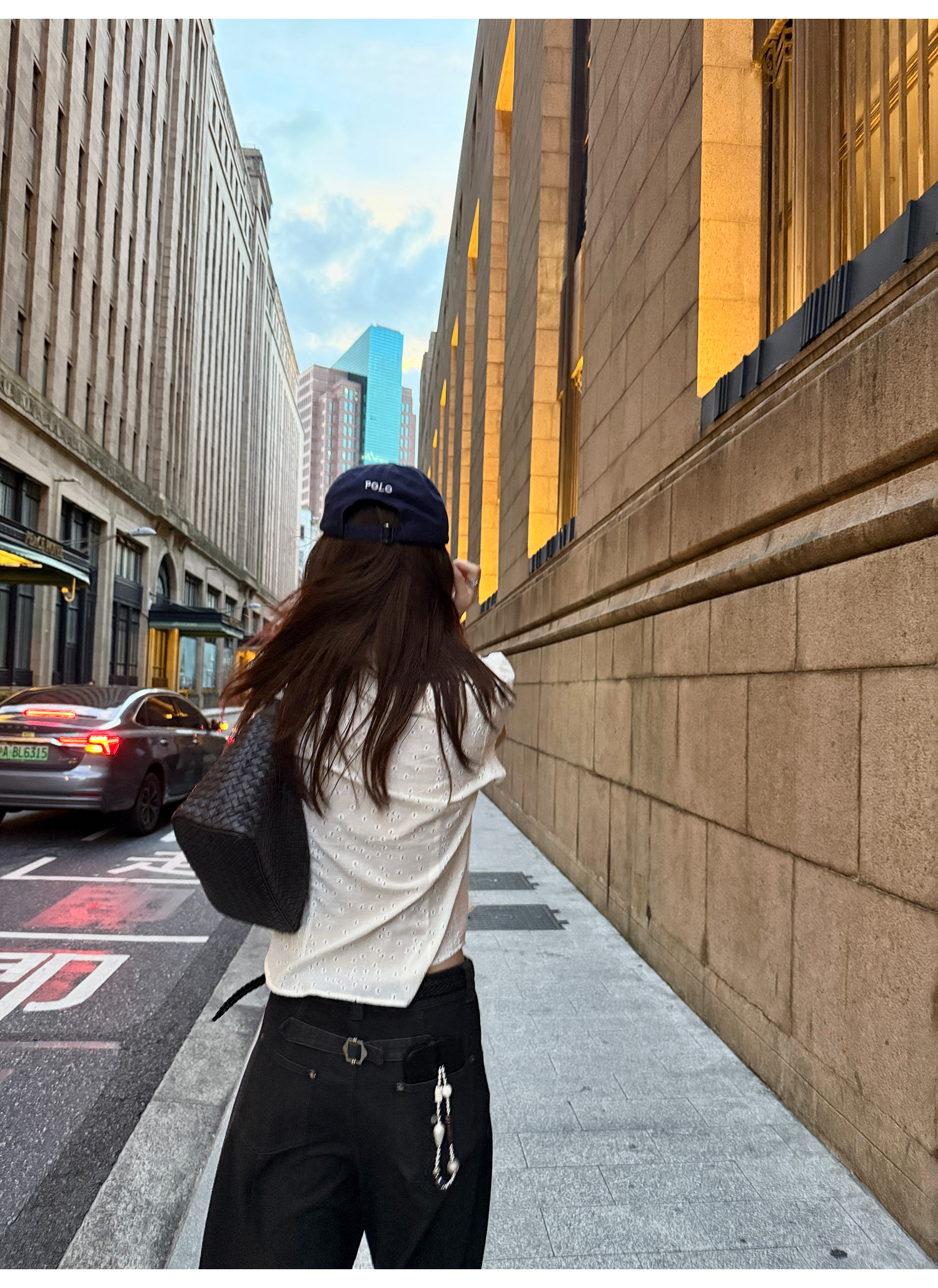 LelyMooch ふんわり小花柄Vネックブラウス  LEM214