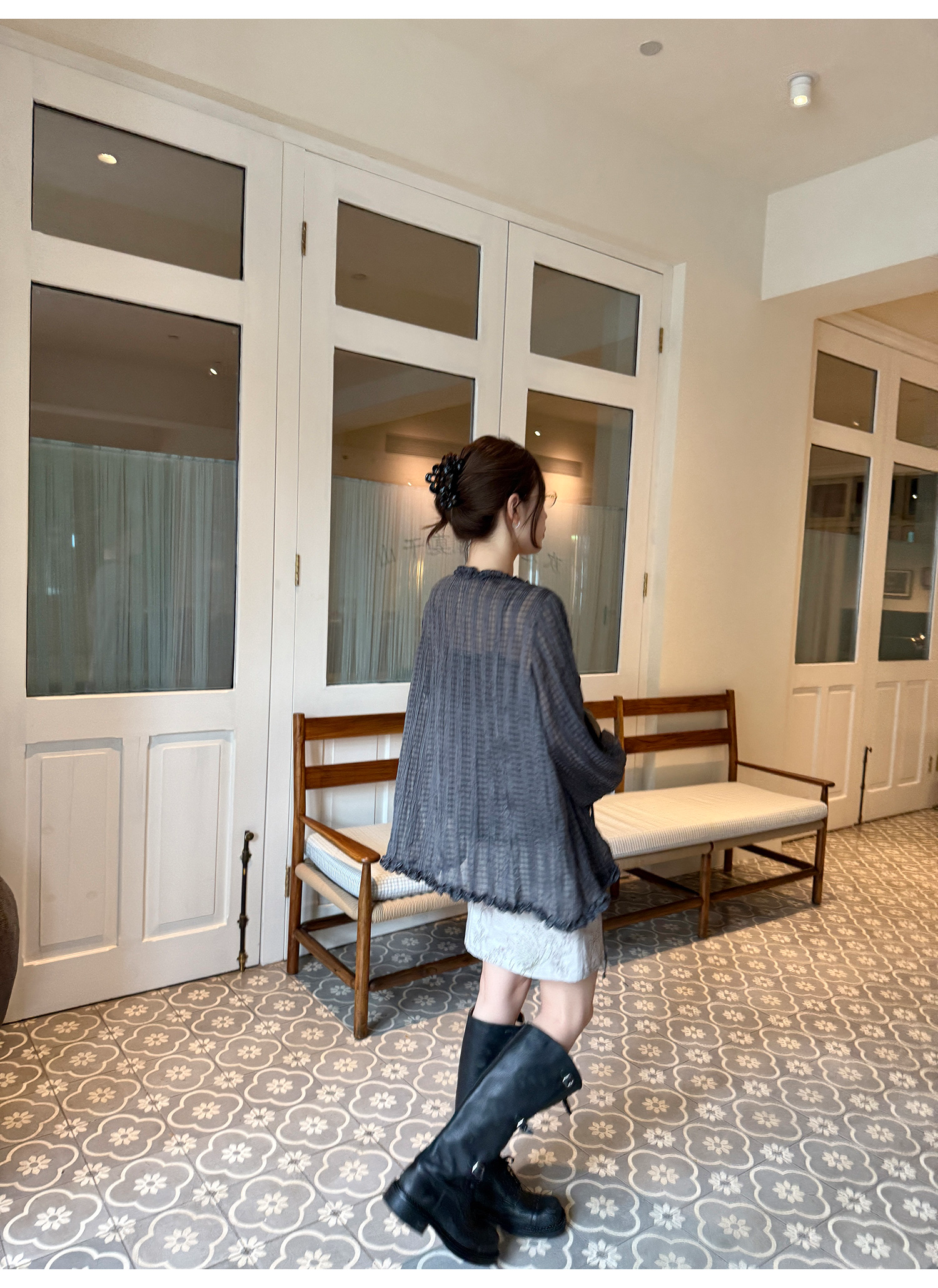 LelyMooch フリル付きVネックチェックシャツ  LEM204