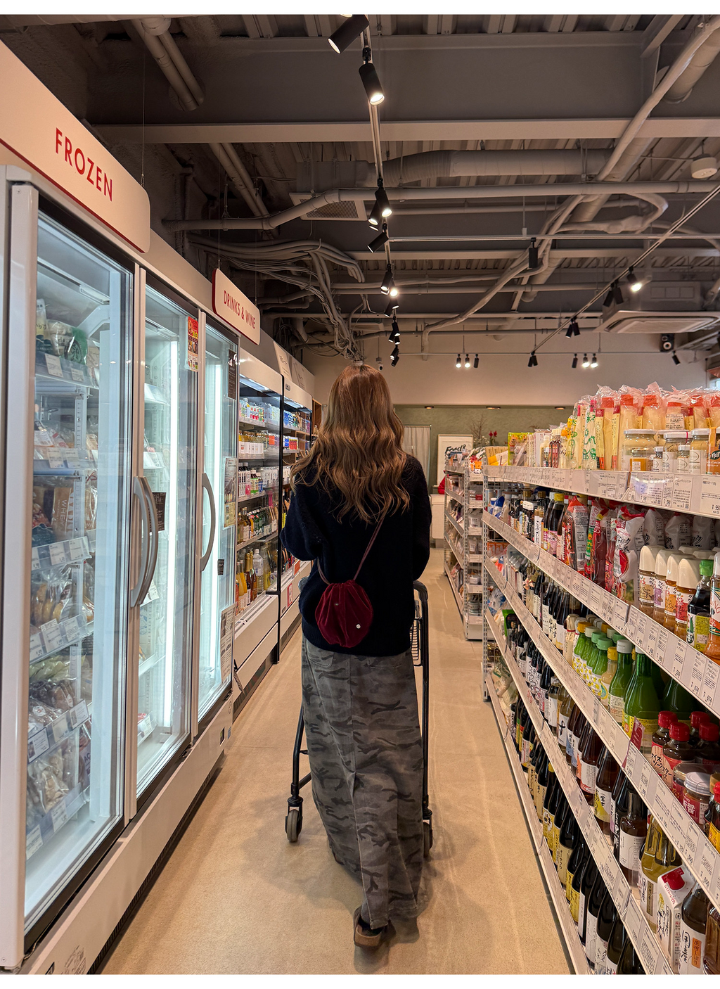 LelyMooch ウール100％ Vネック ニット  LEM285