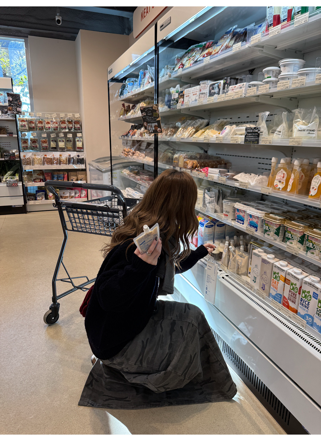 LelyMooch ウール100％ Vネック ニット  LEM285