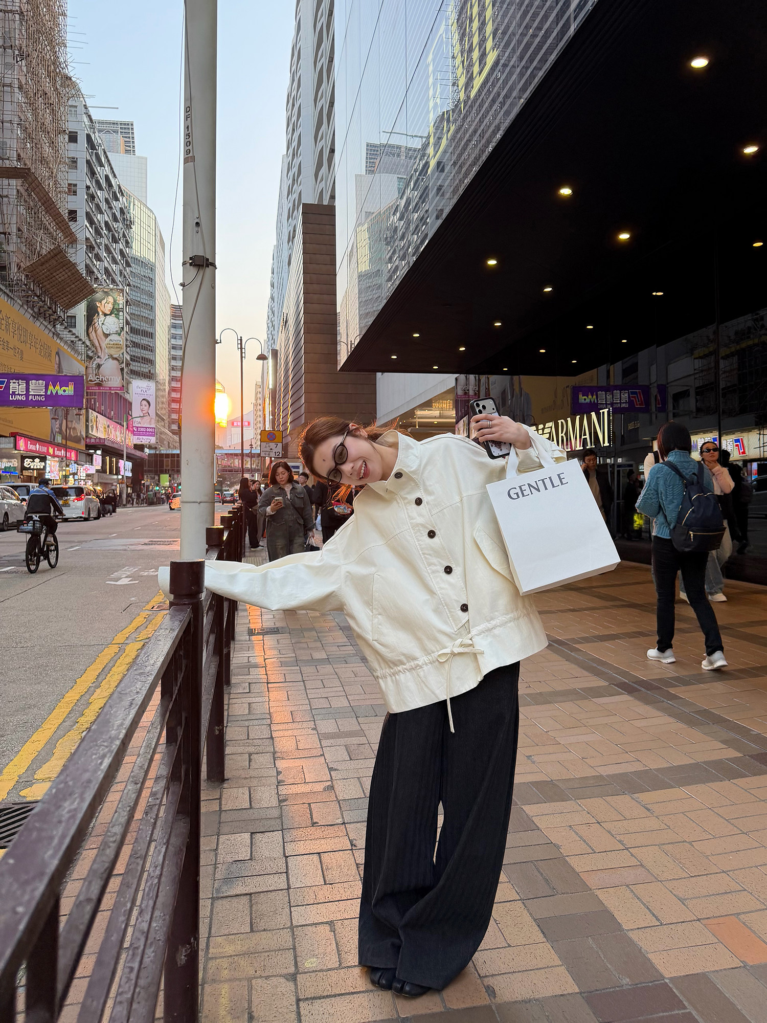 LelyMooch 黒グレー縞柄 すっきりストレートデニム　LEM319