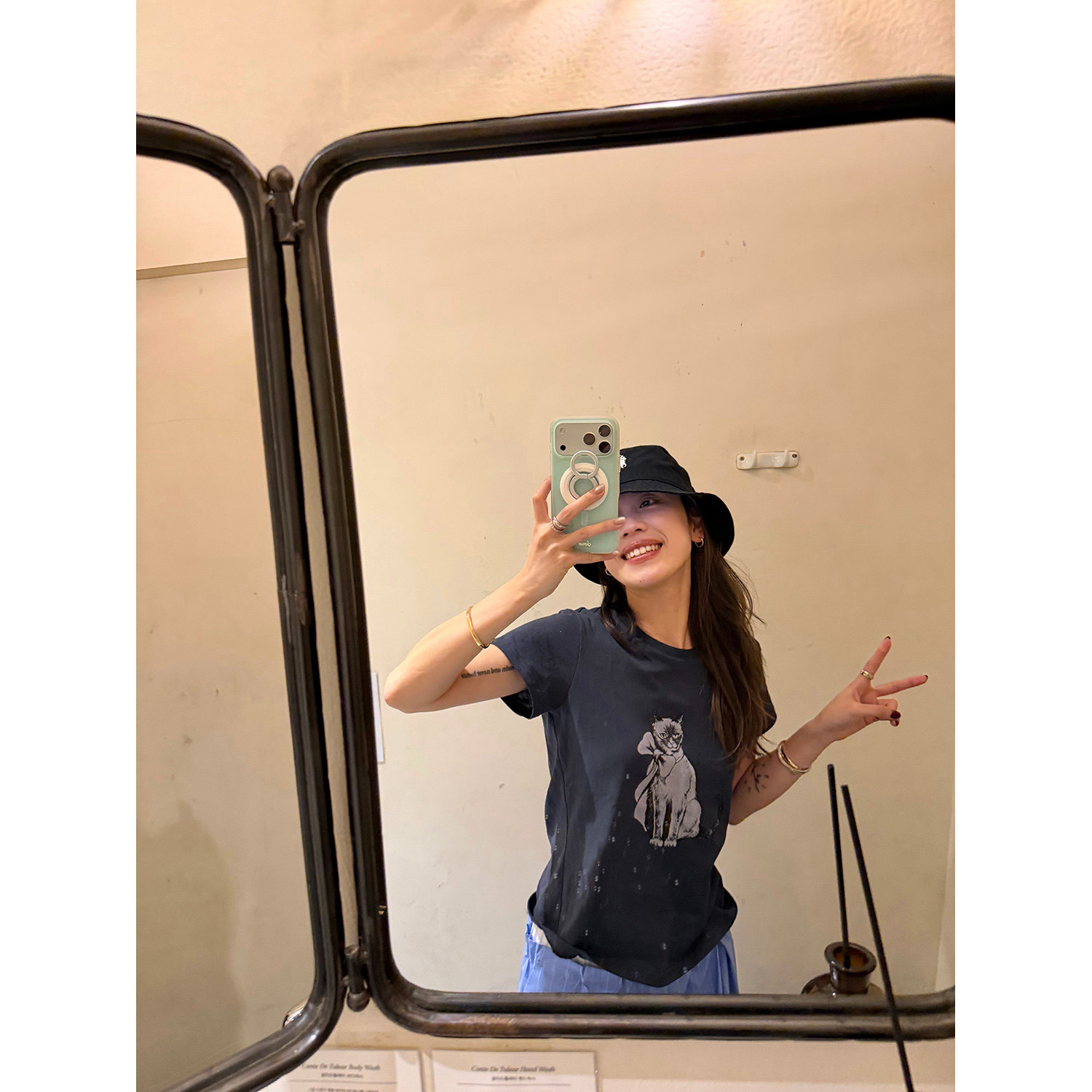 LelyMooch ヴィンテージ風キャットプリントTシャツ  LEM372