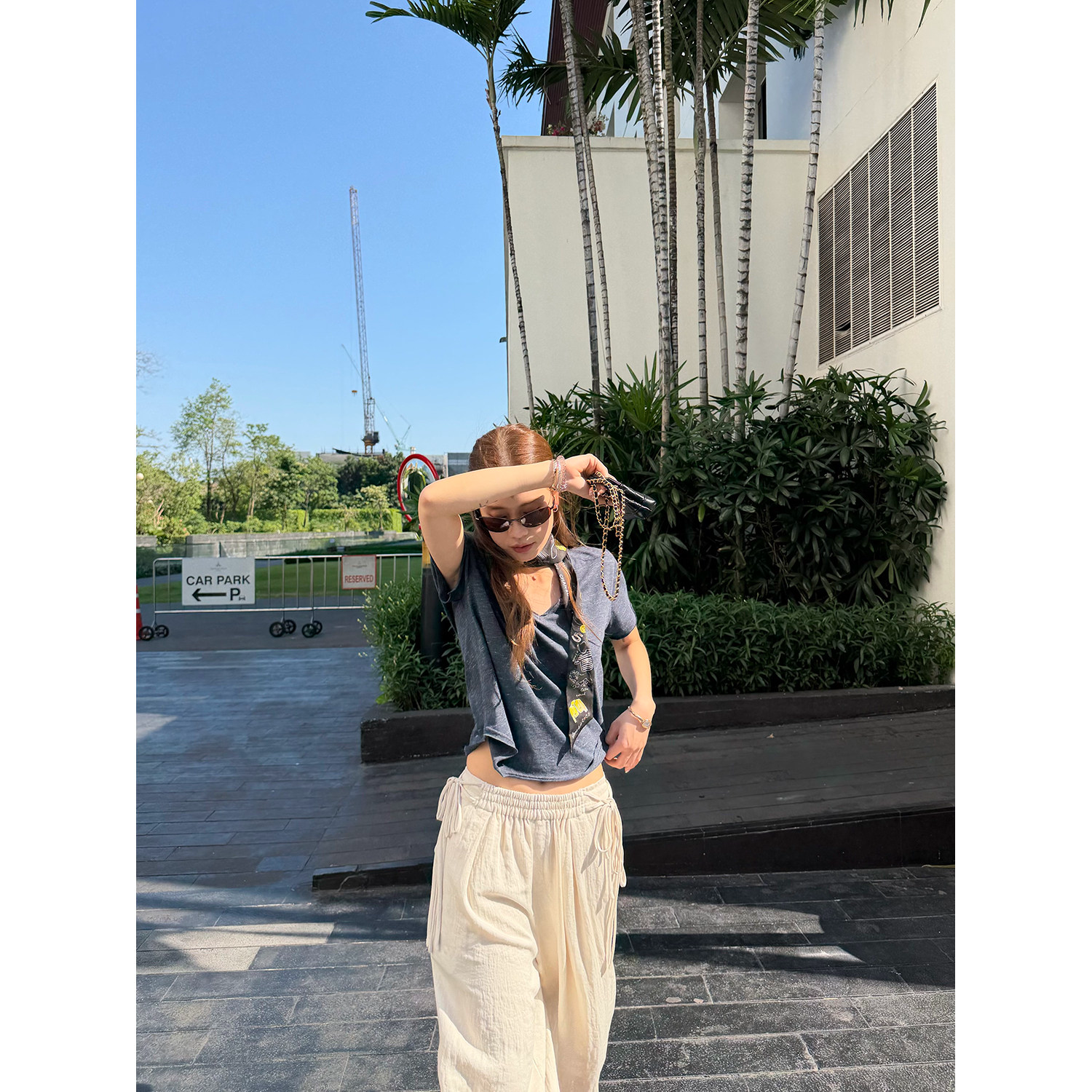 LelyMooch 杢ネイビー Vネック半袖Tシャツ  LEM344