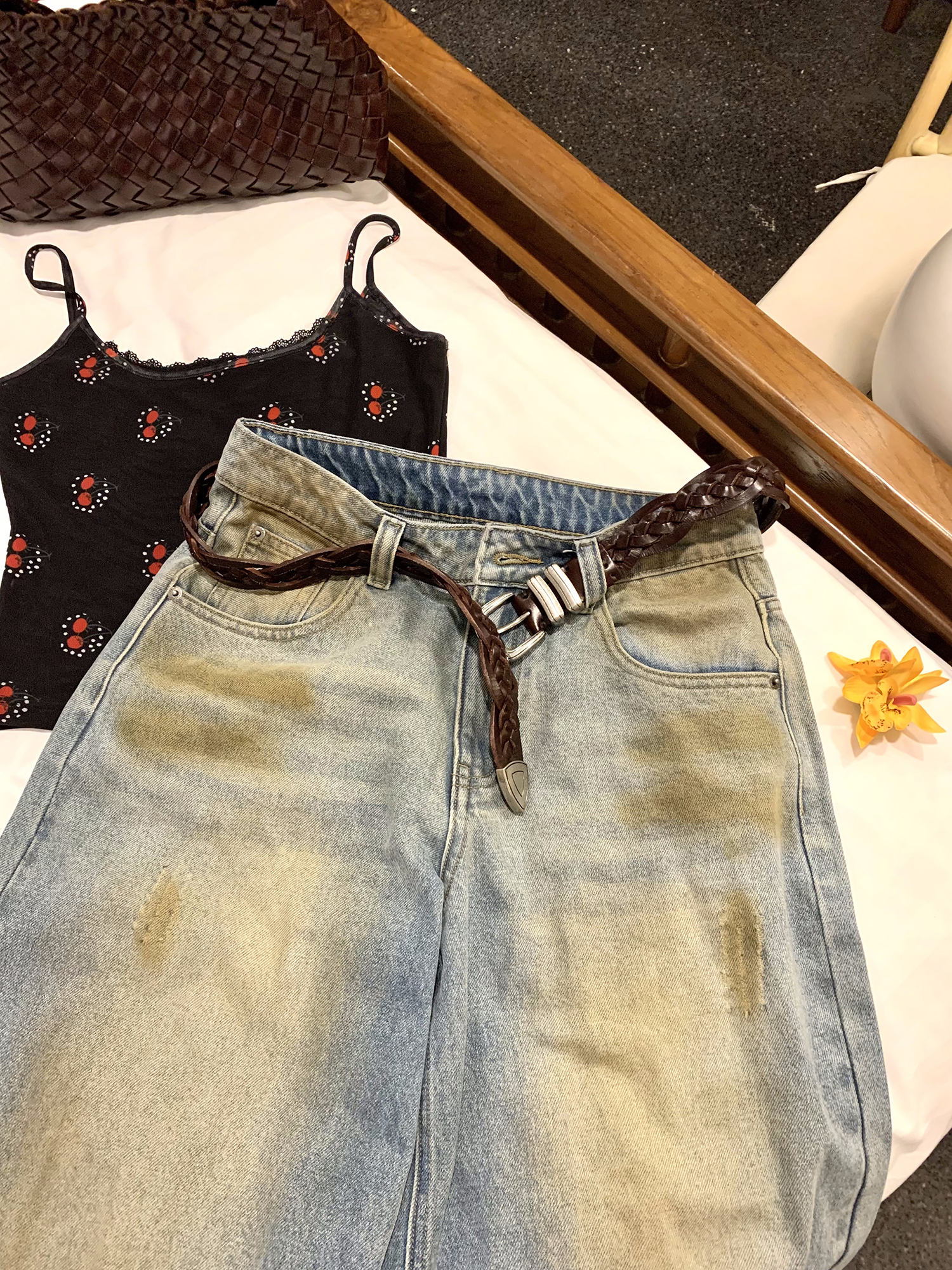 LelyMooch ヴィンテージ風 デニム　刺繍ポケット  LEM147