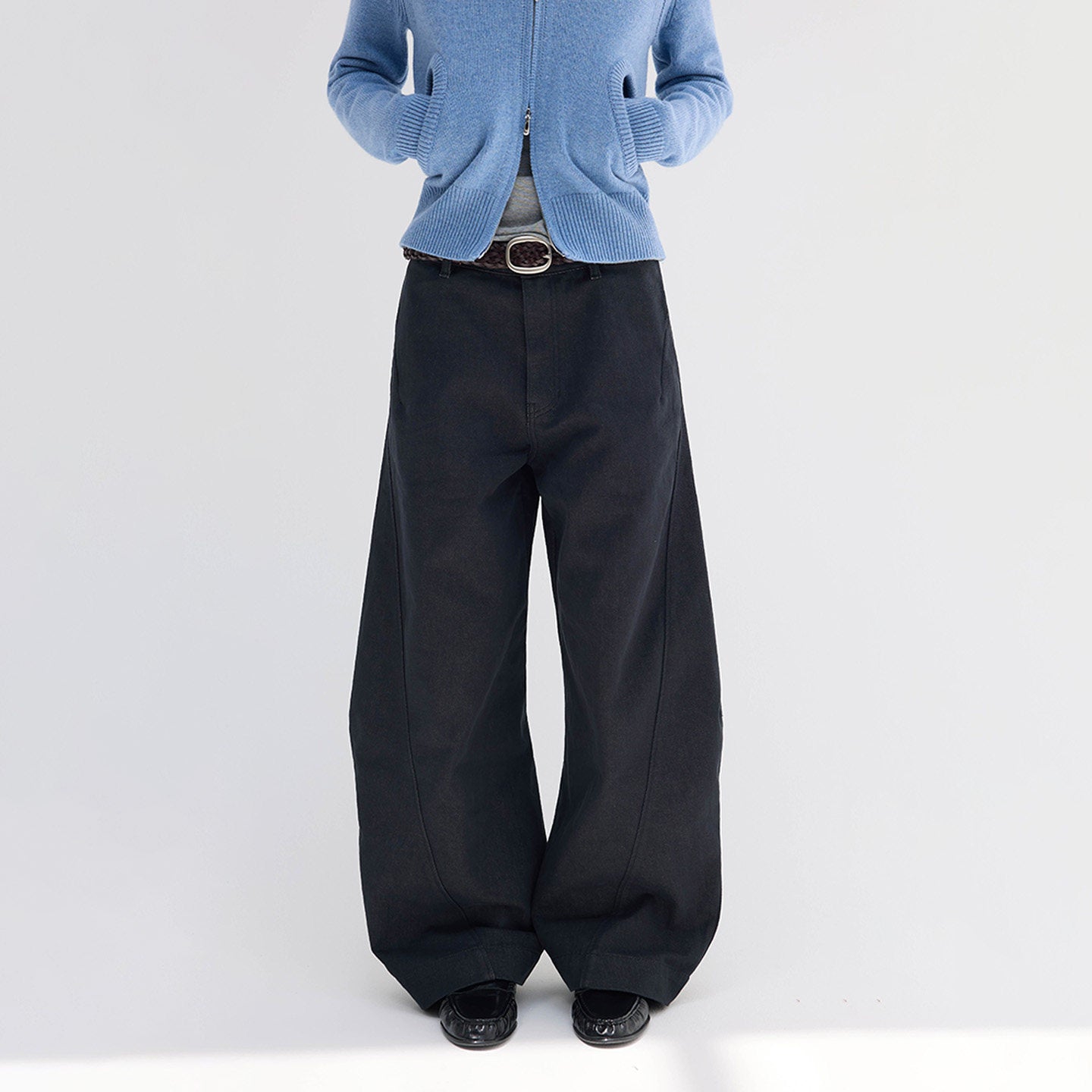 立体カーブドライン × ワイドシルエット構造タックデザインデニムパンツ LOM030