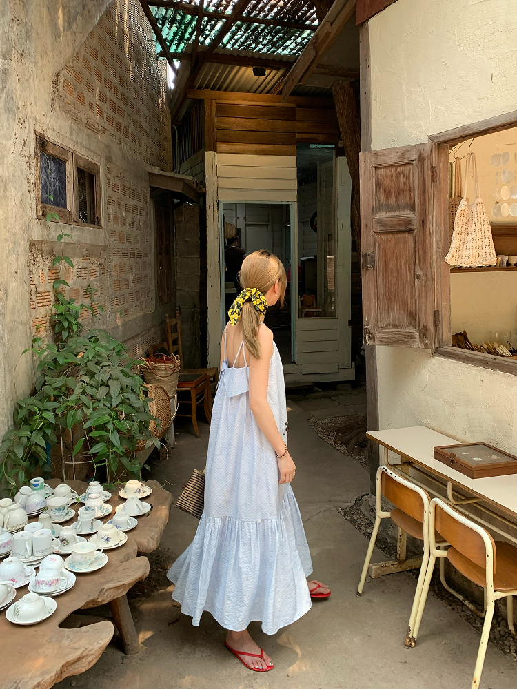 LelyMooch 花モチーフ付き ブルーキャミワンピース  LEM144