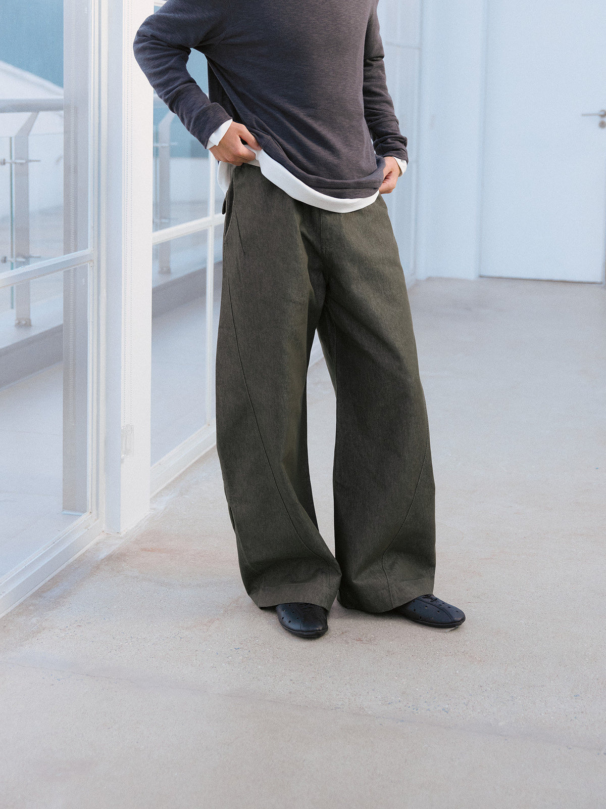 ウォッシュドコットン カーブワイドパンツ  LOM106