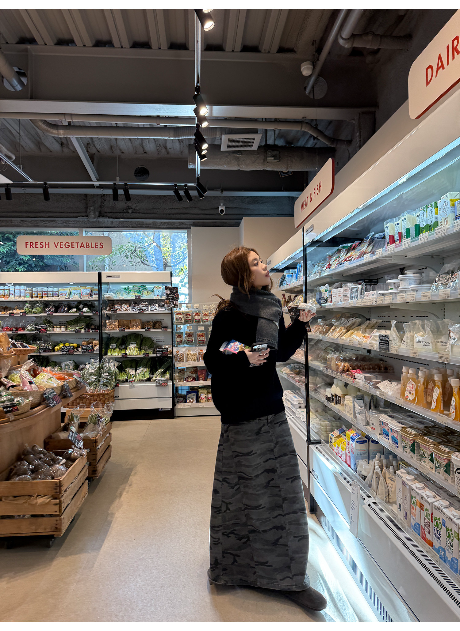 LelyMooch ウール100％ Vネック ニット  LEM285