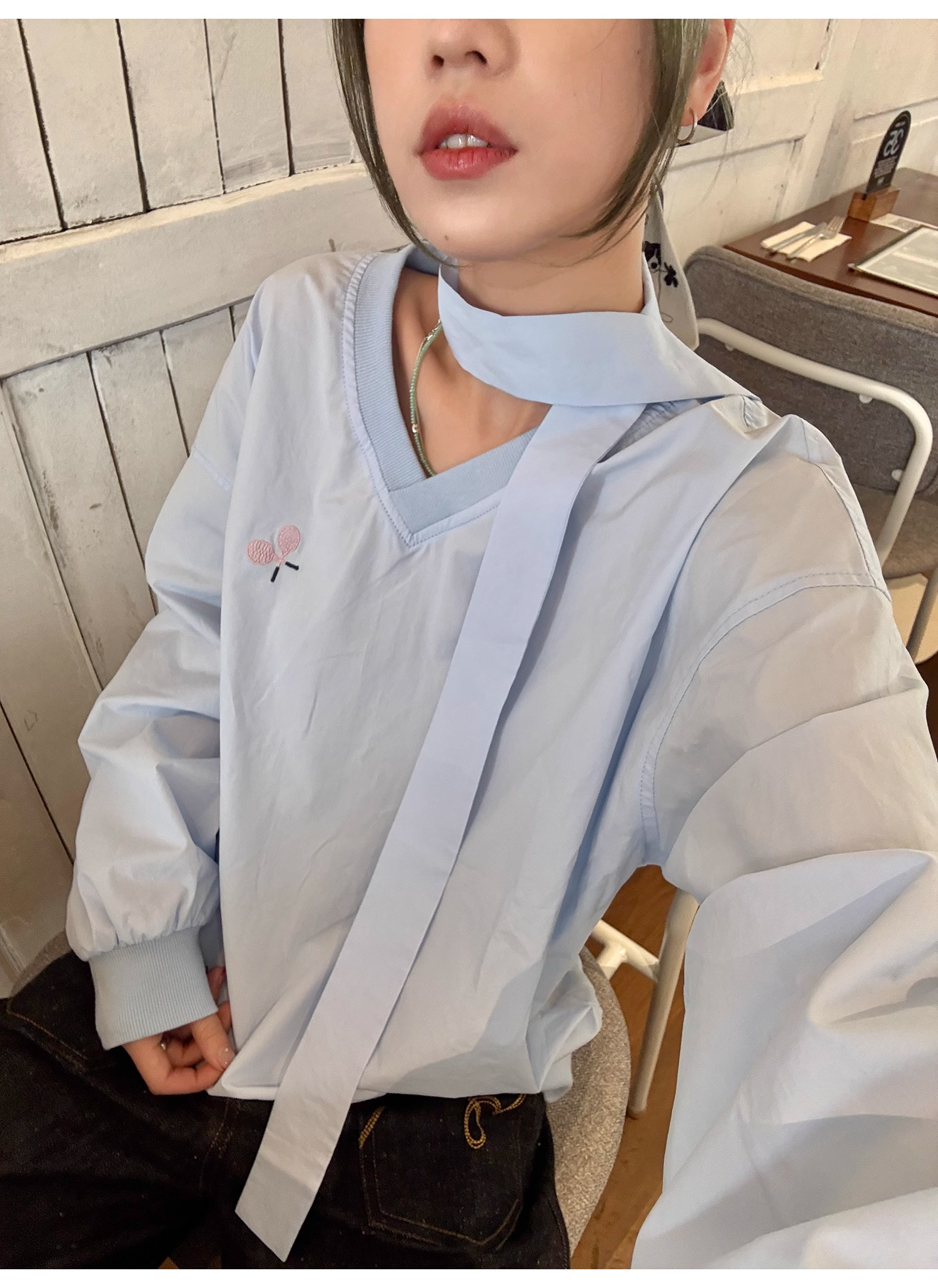 LelyMooch  スポーツカジュアル Vネック刺繍プルオーバー  LEM099