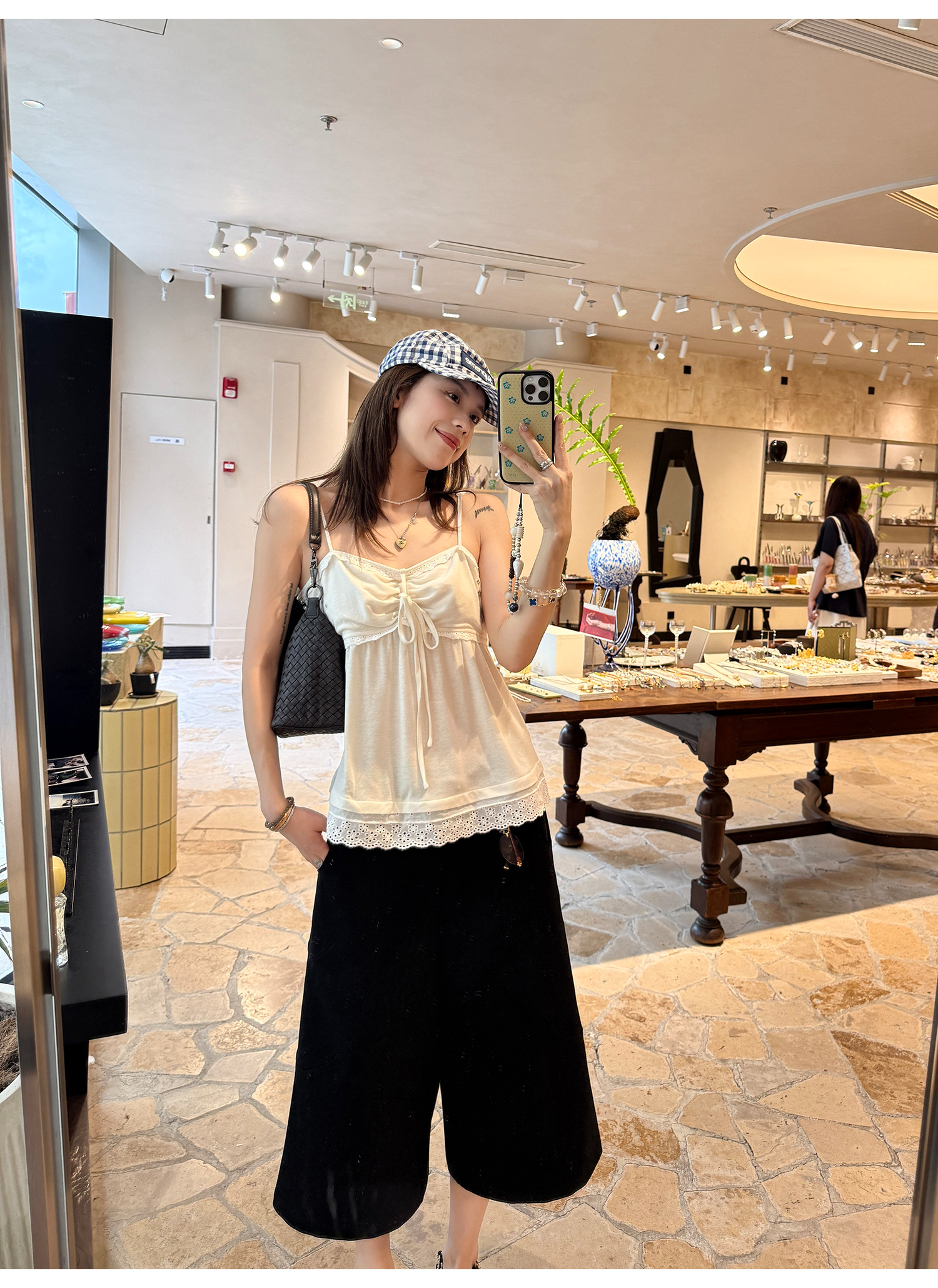 LelyMooch 刺繍入りテンセルキャミ  LEM206