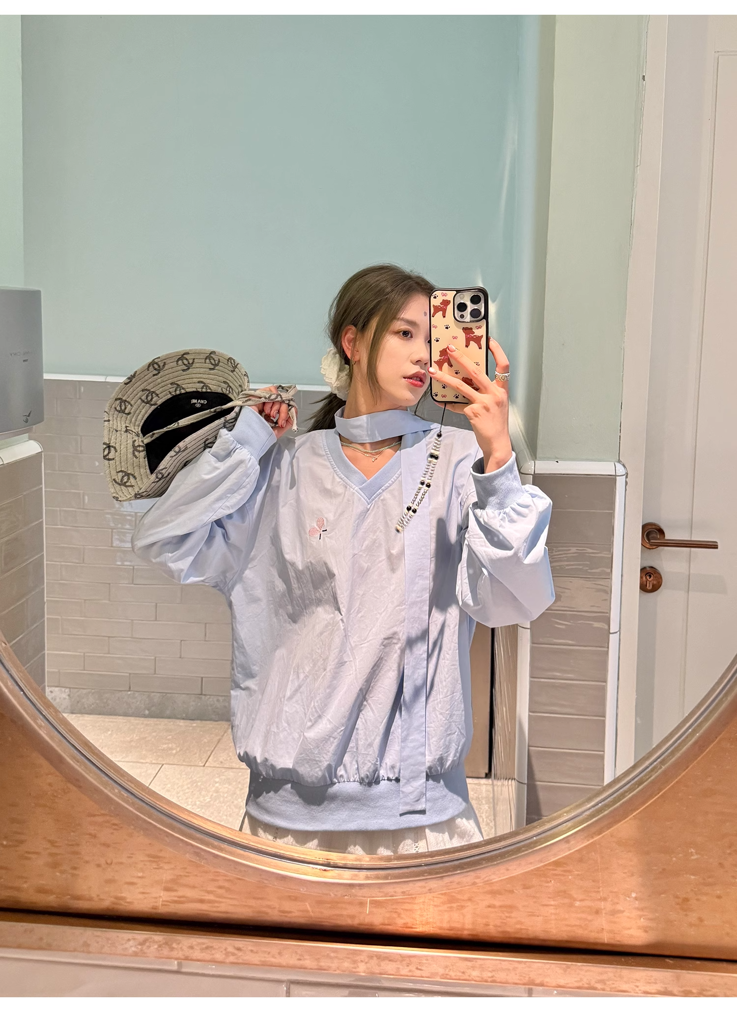 LelyMooch  スポーツカジュアル Vネック刺繍プルオーバー  LEM099