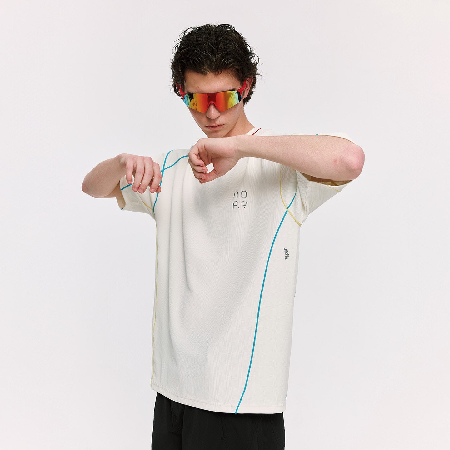 ゆったり着られる 配色ステッチ半袖Tシャツ  LOM074