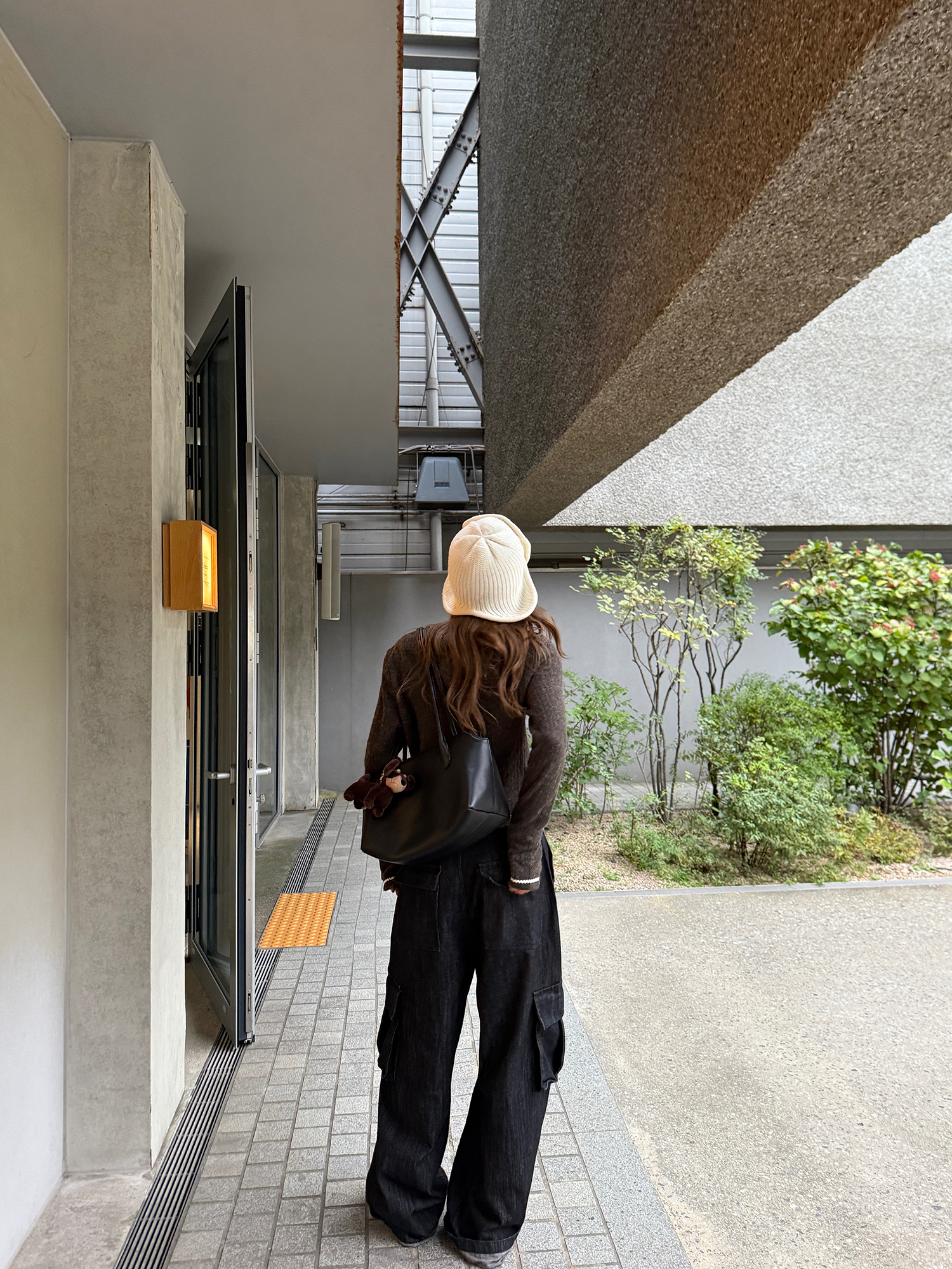 LelyMooch セルビッジ黒デニムパンツ　LEM257