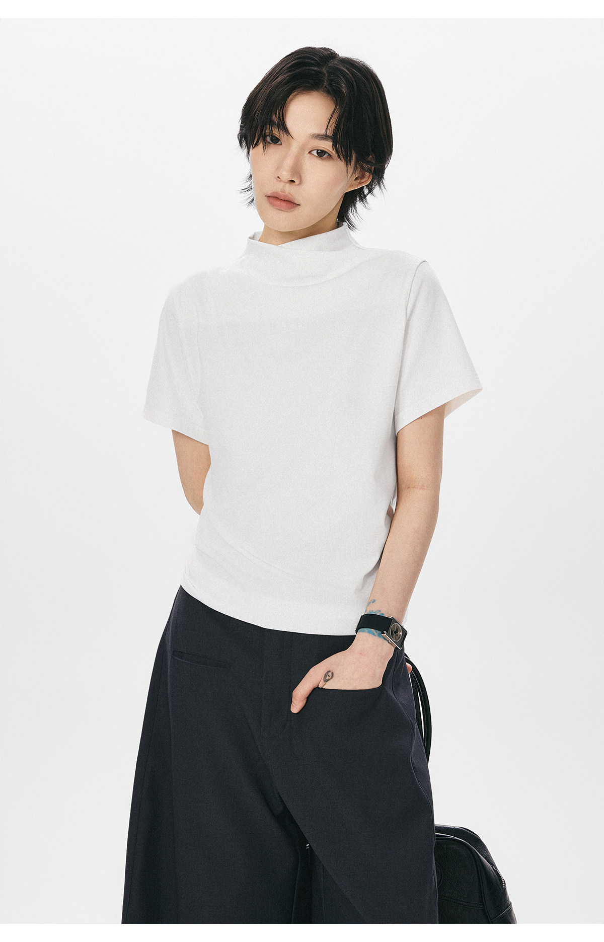 モックネックフレンチスリーブTシャツ  LOM073