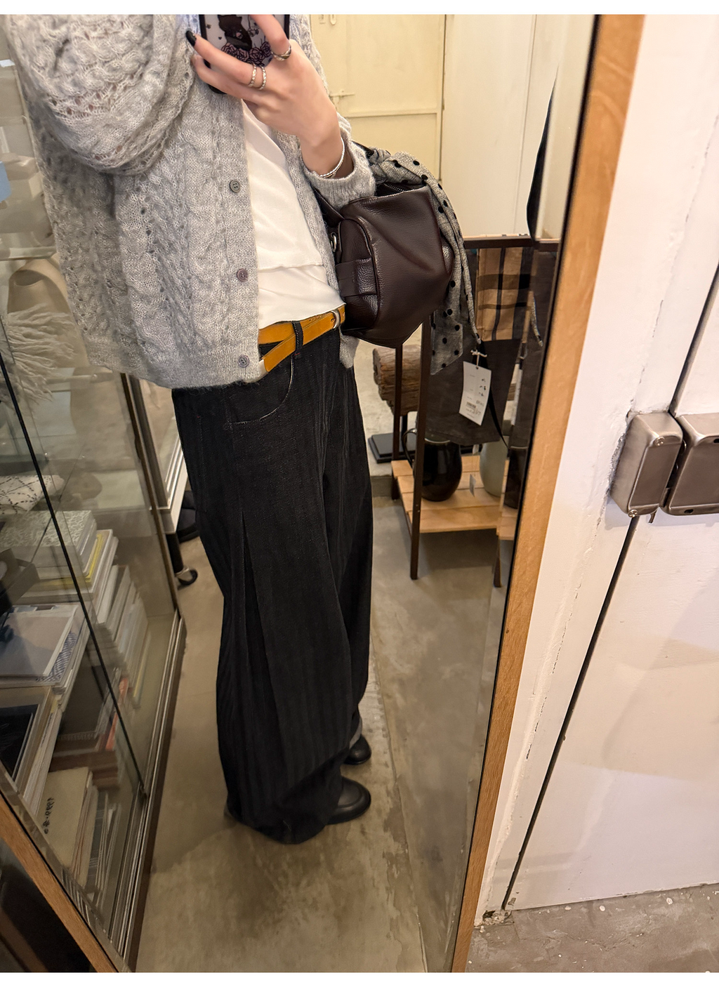 LelyMooch 黒グレー縞柄 すっきりストレートデニム　LEM319