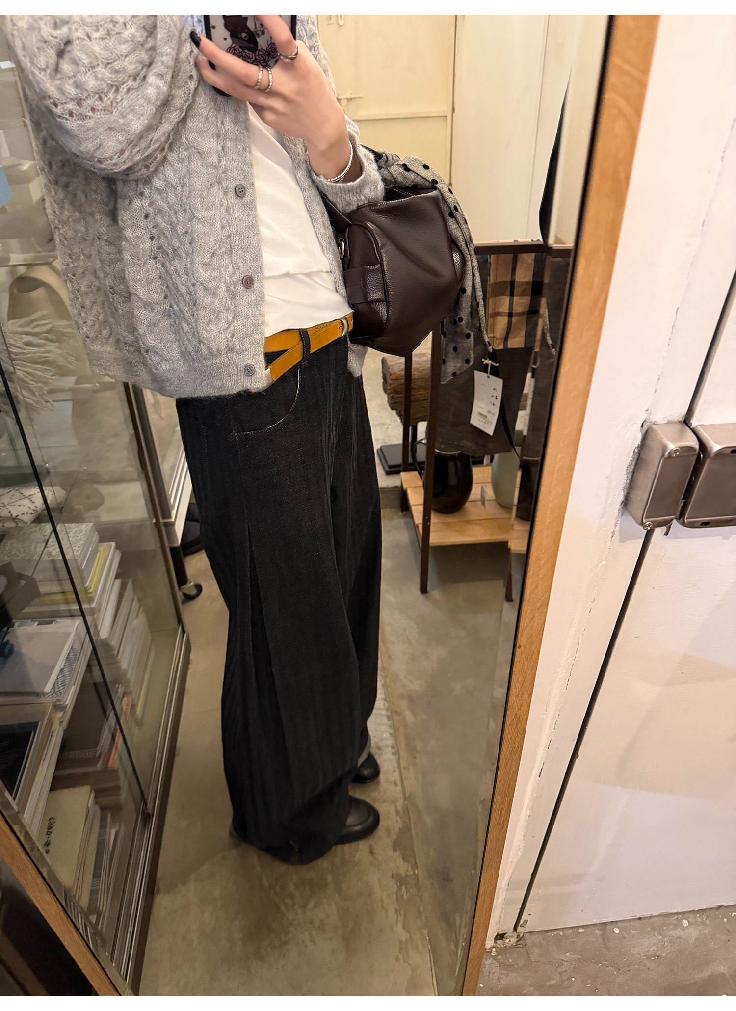 LelyMooch 黒グレー縞柄 すっきりストレートデニム　LEM319