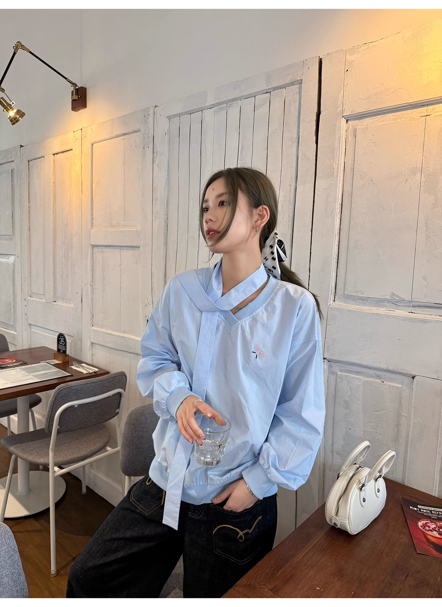 LelyMooch  スポーツカジュアル Vネック刺繍プルオーバー  LEM099