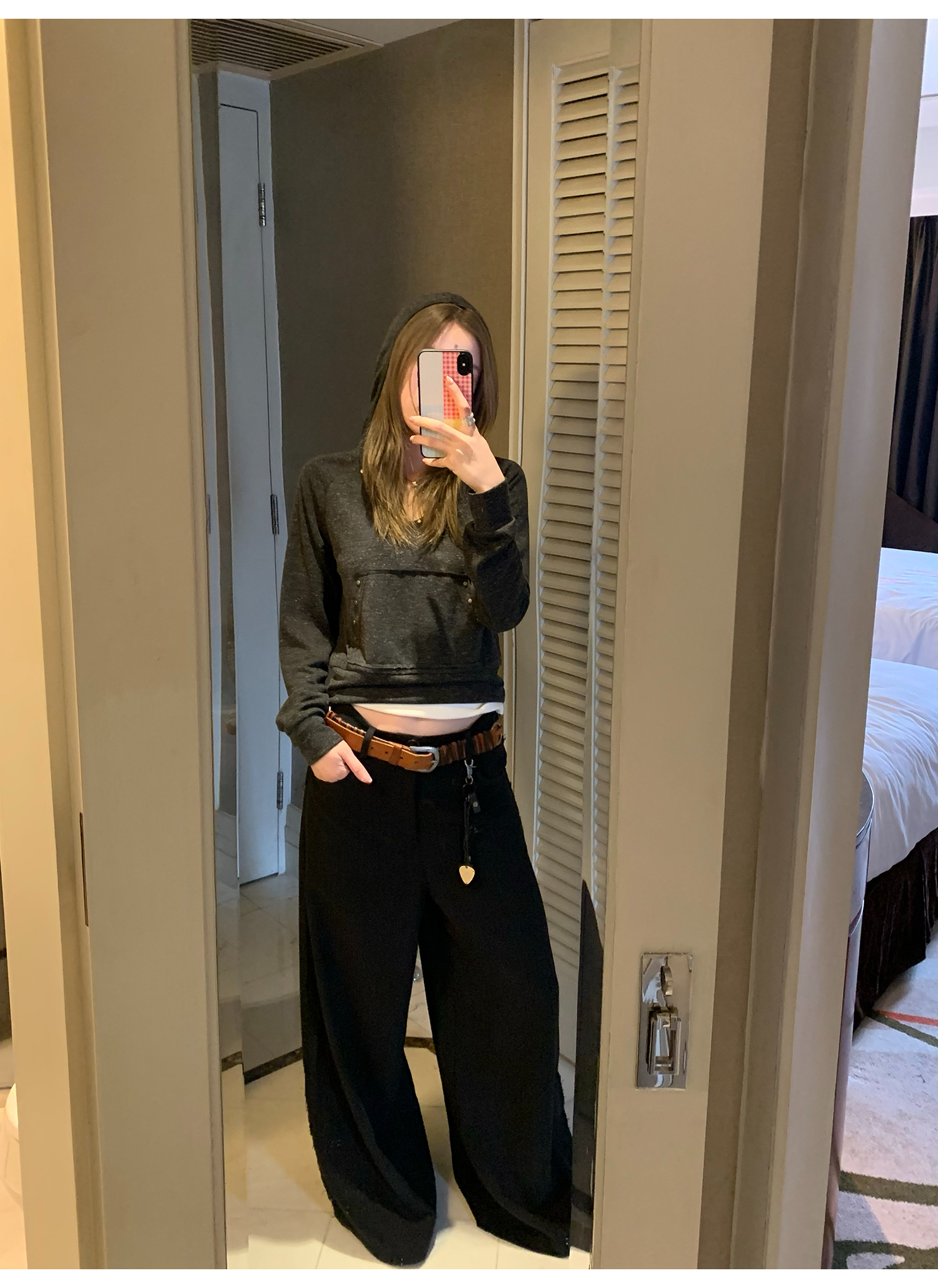 LelyMooch  シルエット抜群　ワイドスラックス  LEM121