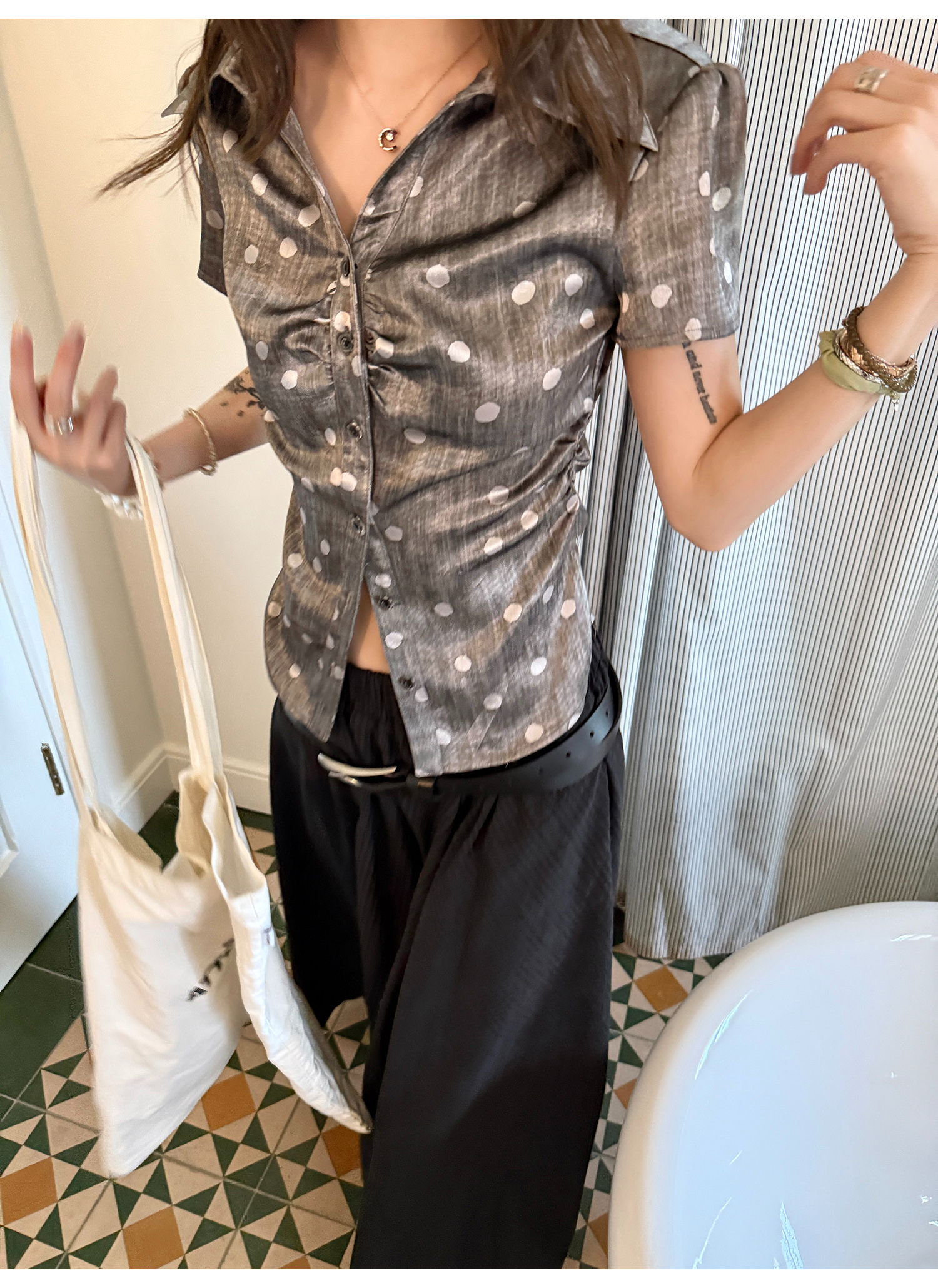 LelyMooch ドット柄サテンブラウス  LEM213