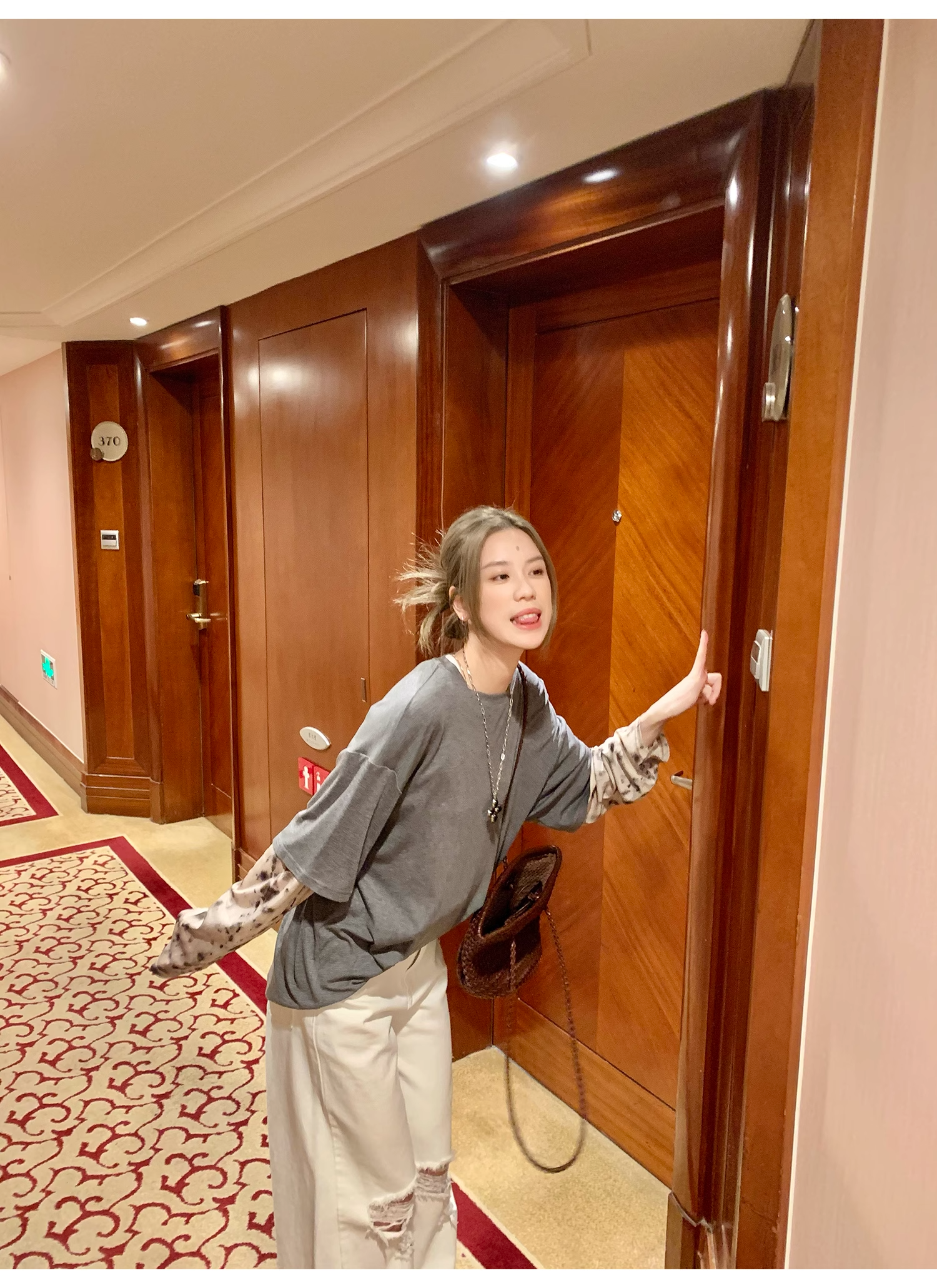 LelyMooch  レオパード柄袖  ロンTシャツ  LEM117