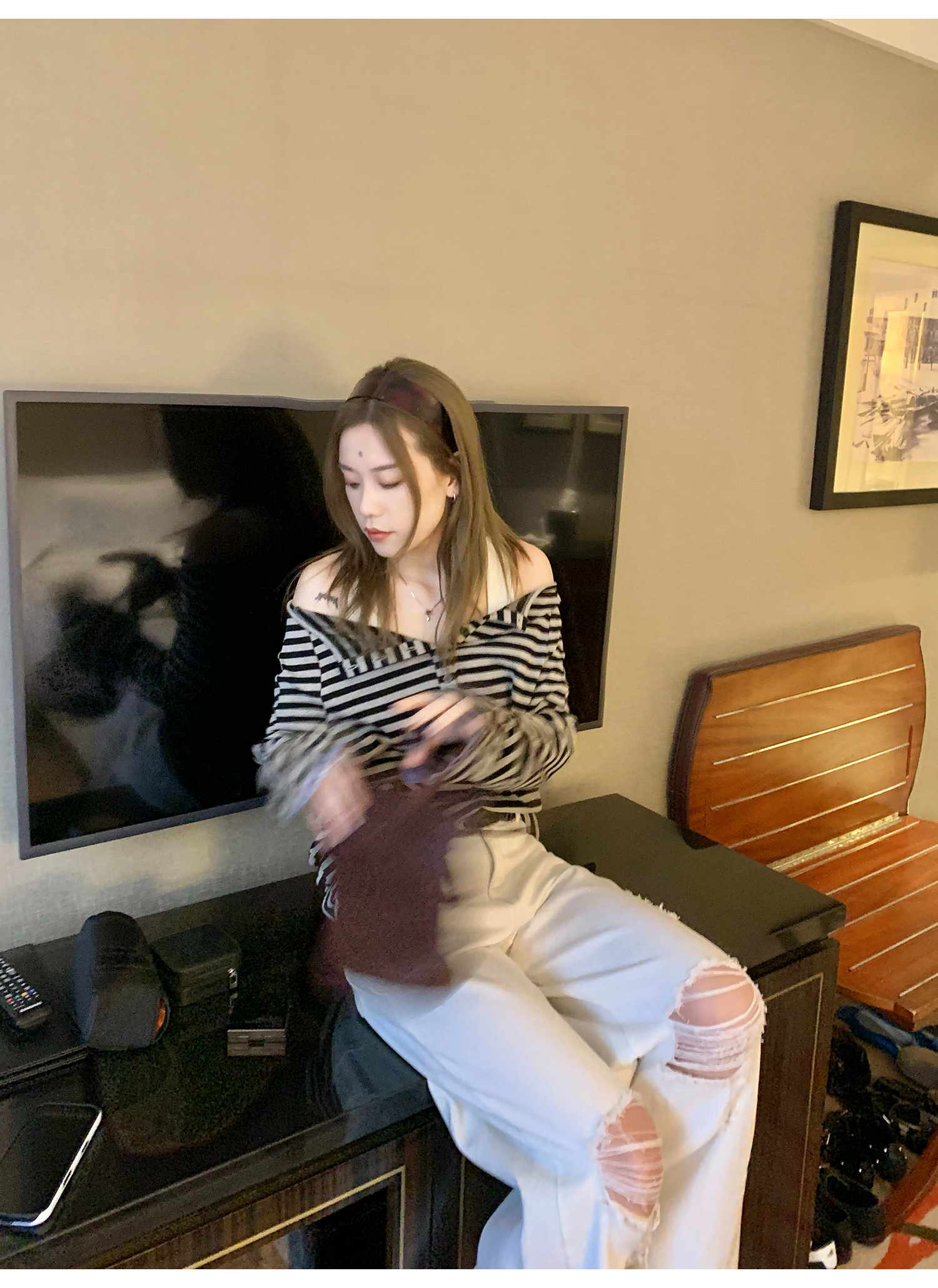 LelyMooch  オフショルダー ストライプ ロンTシャツ  LEM120