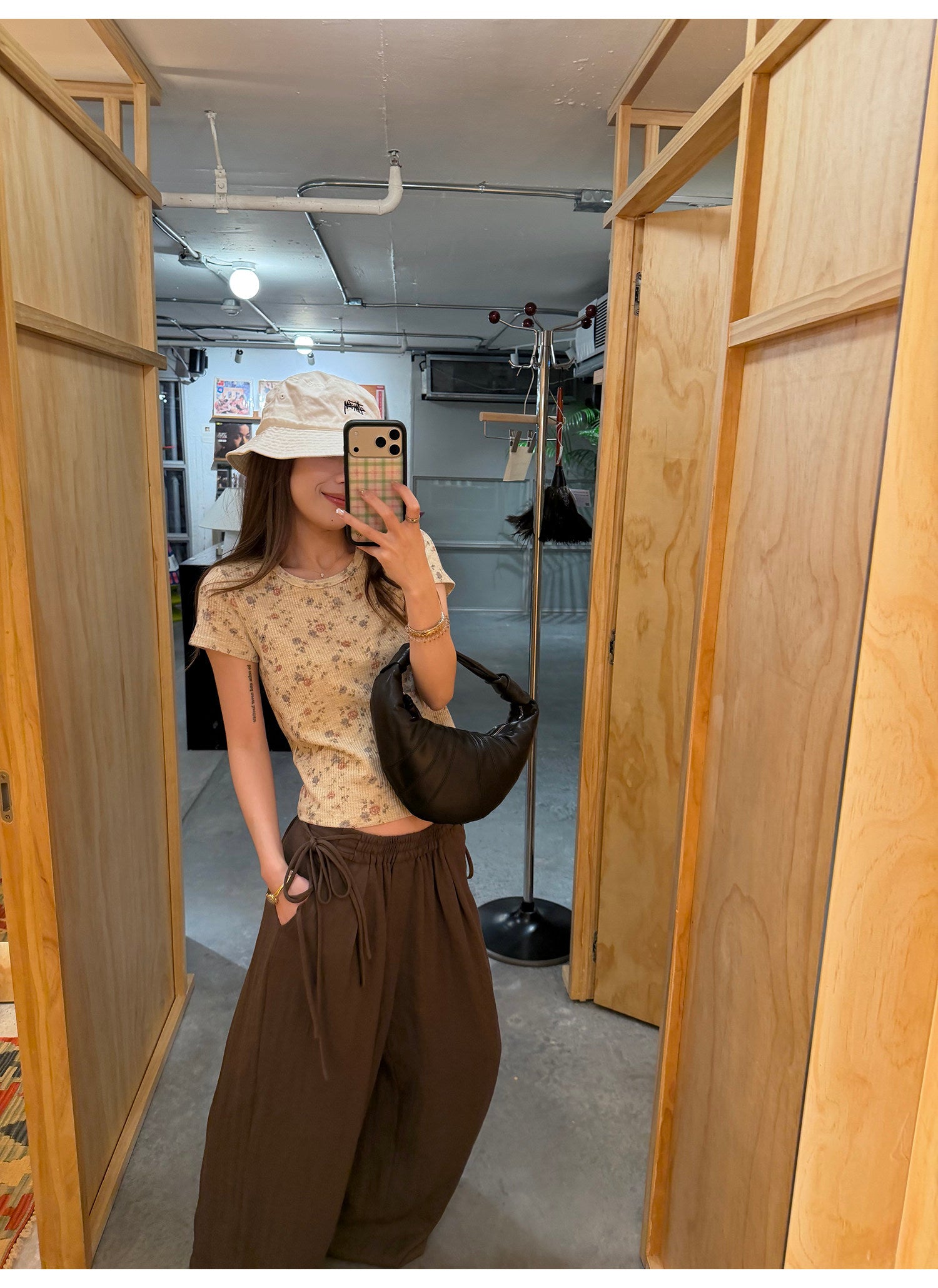 LelyMooch 花柄 ワッフル素材 ショート丈Tシャツ  LEM343