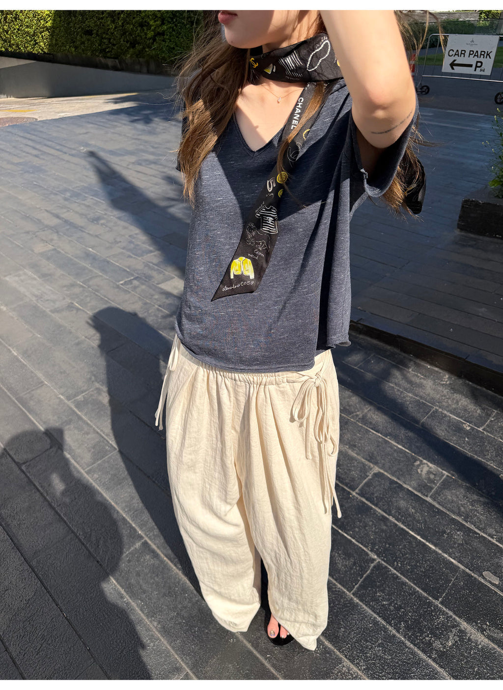 LelyMooch 杢ネイビー Vネック半袖Tシャツ  LEM344