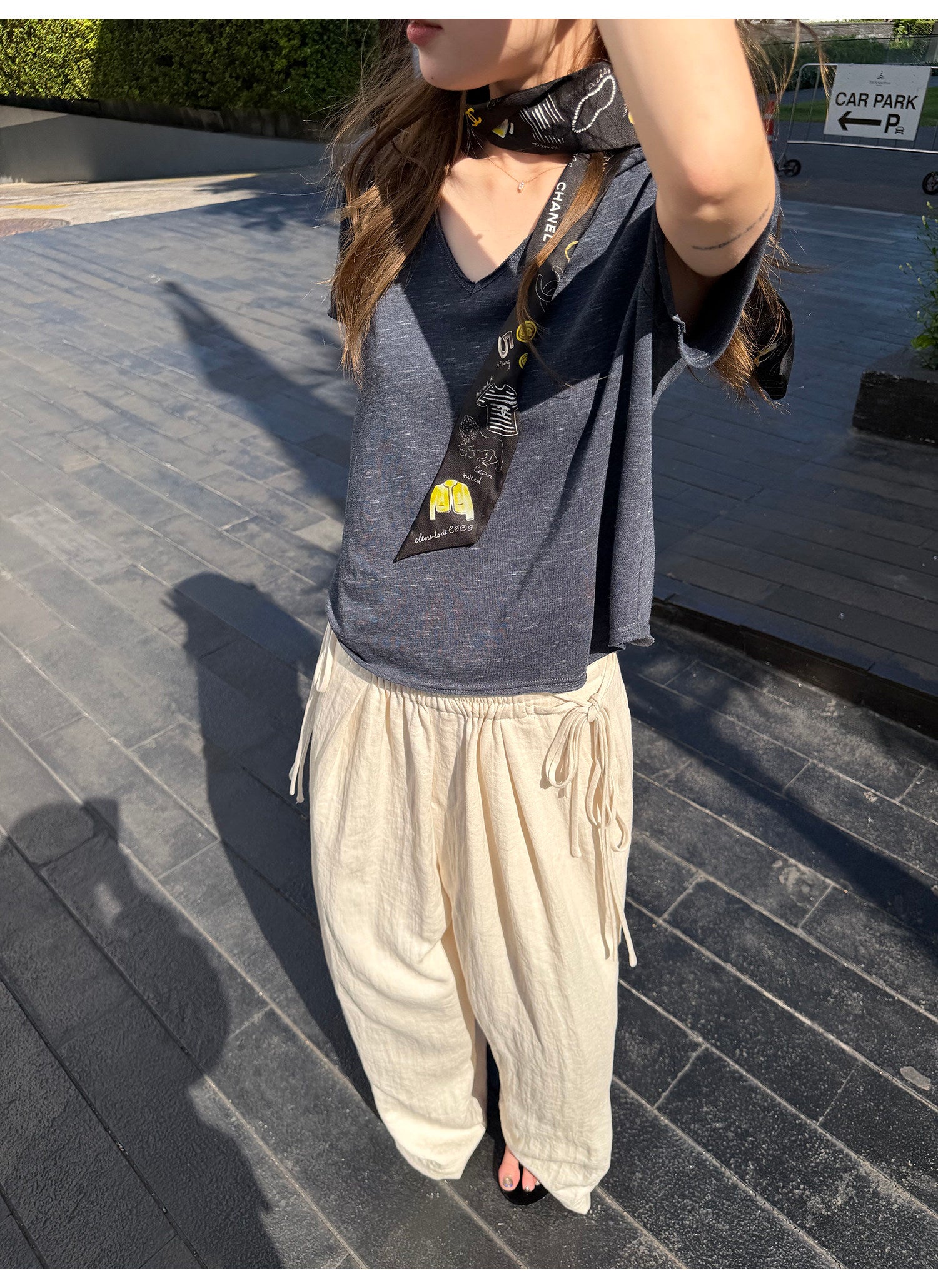 LelyMooch 杢ネイビー Vネック半袖Tシャツ  LEM344