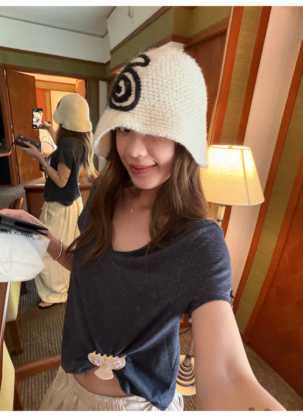 LelyMooch 杢ネイビー Vネック半袖Tシャツ  LEM344