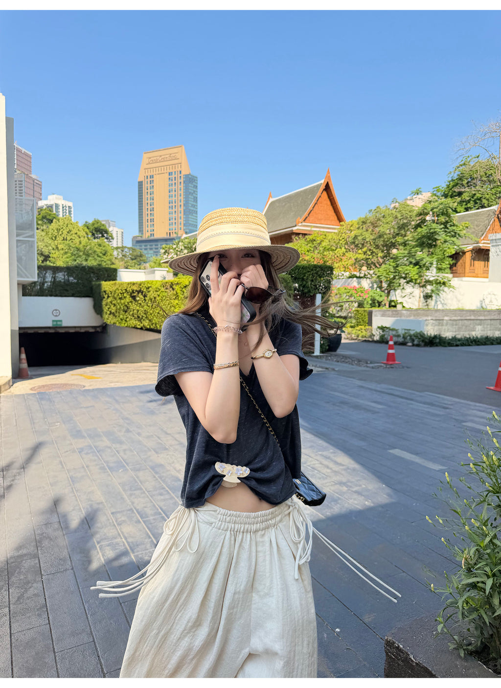 LelyMooch 杢ネイビー Vネック半袖Tシャツ  LEM344