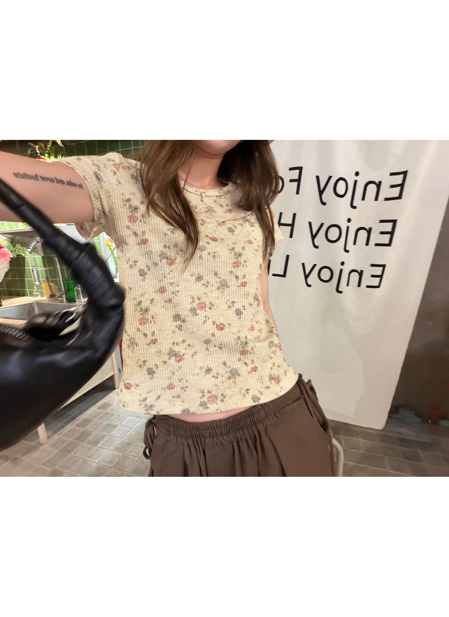 LelyMooch 花柄 ワッフル素材 ショート丈Tシャツ  LEM343